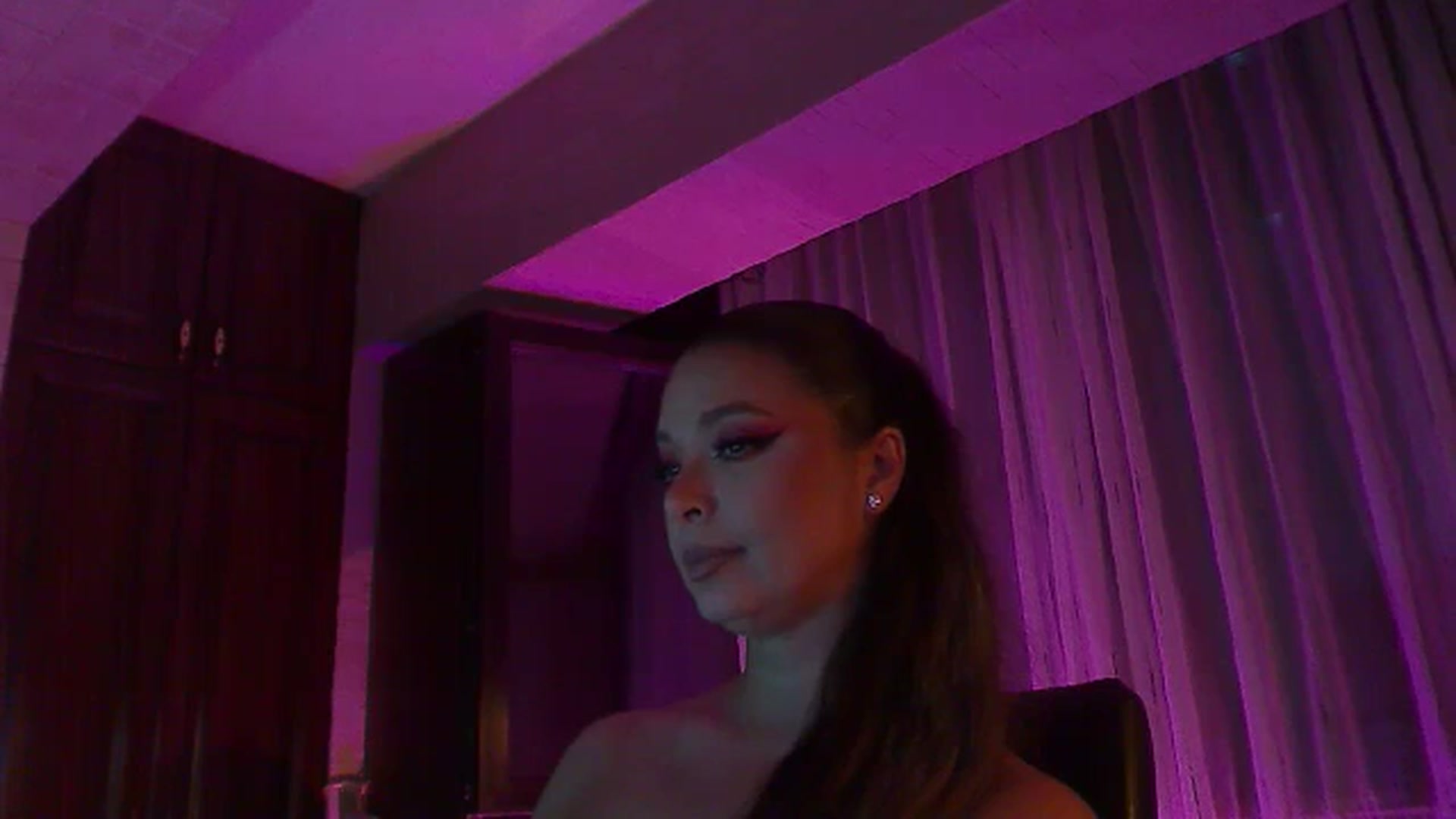 Gallery image thumbnail from No_bo_dy's myfreecams stream on, 09/06/2025, 02:54 image 20 of 20