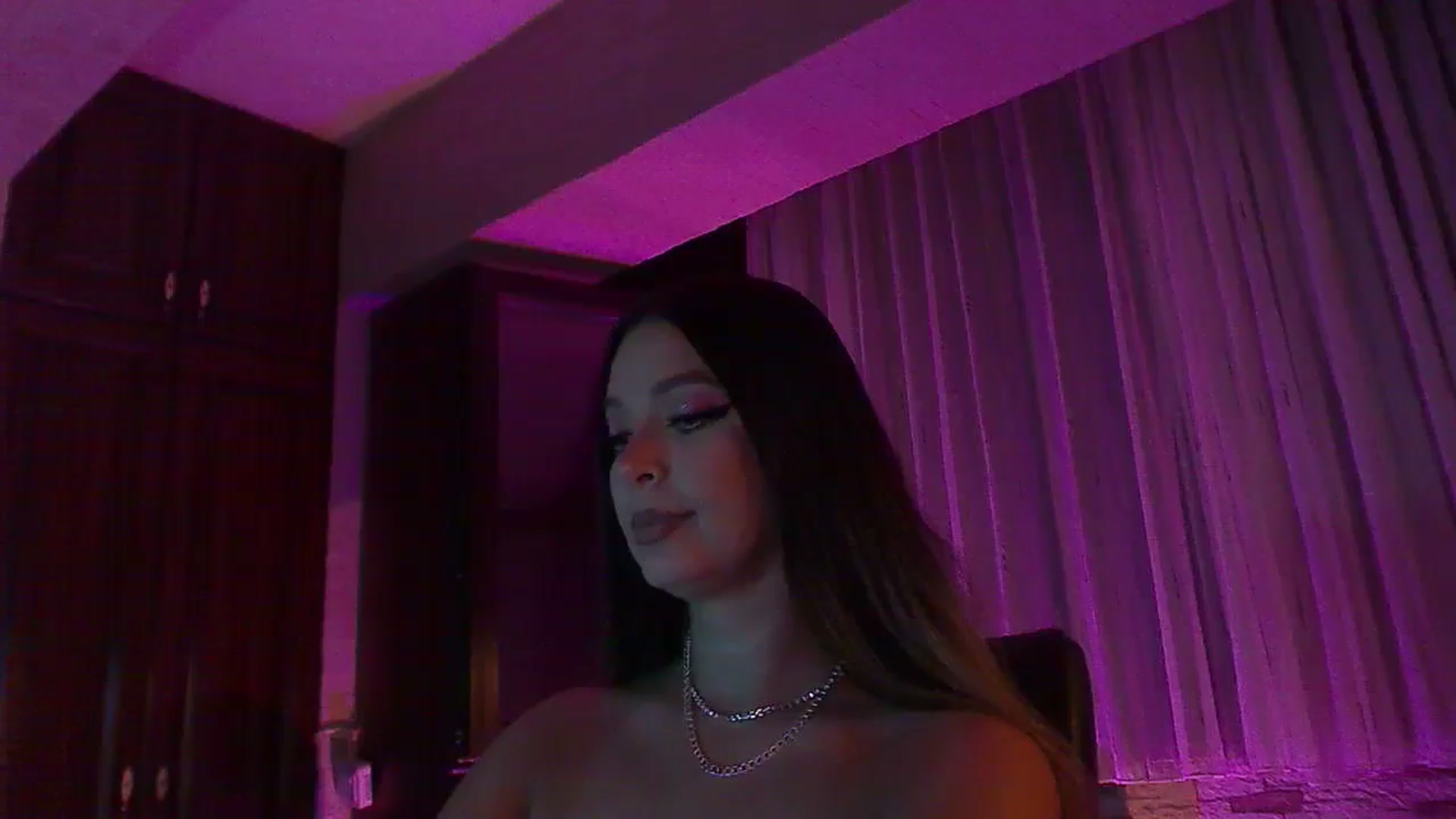 Gallery image thumbnail from No_bo_dy's myfreecams stream on, 09/07/2025, 02:21 image 17 of 20