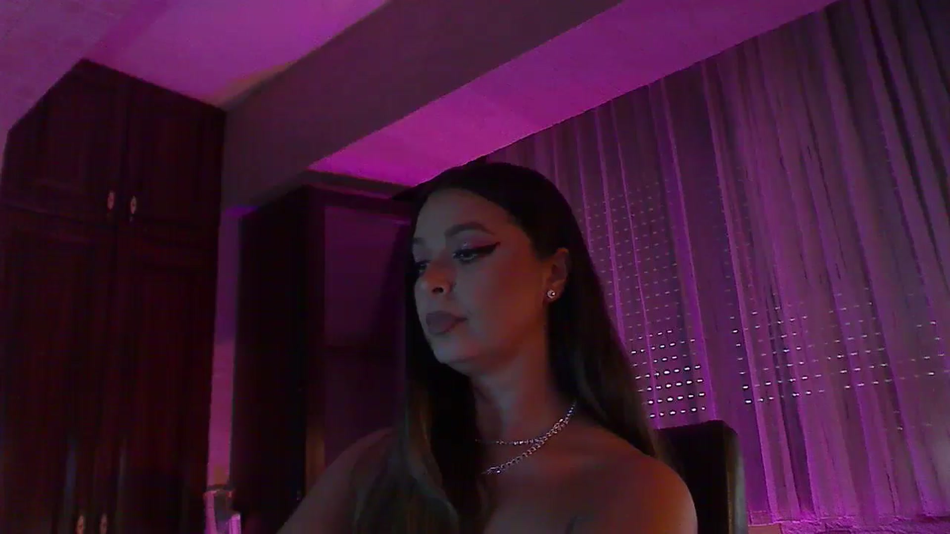 Gallery image thumbnail from No_bo_dy's myfreecams stream on, 09/07/2025, 04:38 image 14 of 20