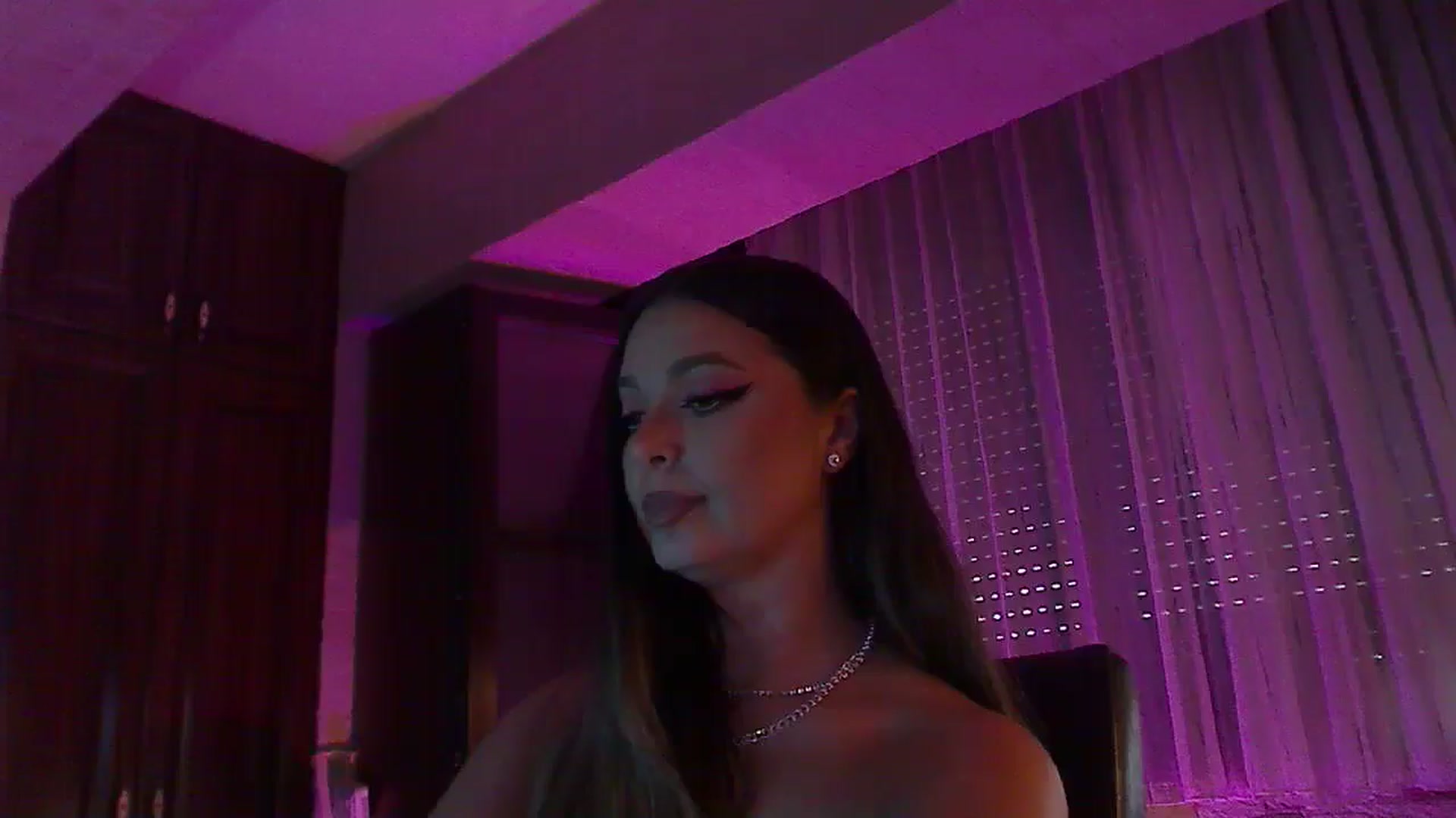 Gallery image thumbnail from No_bo_dy's myfreecams stream on, 09/07/2025, 04:38 image 15 of 20