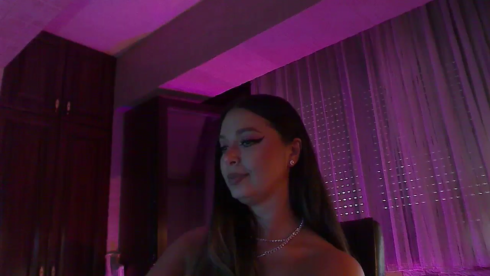 Gallery image thumbnail from No_bo_dy's myfreecams stream on, 09/07/2025, 04:38 image 17 of 20