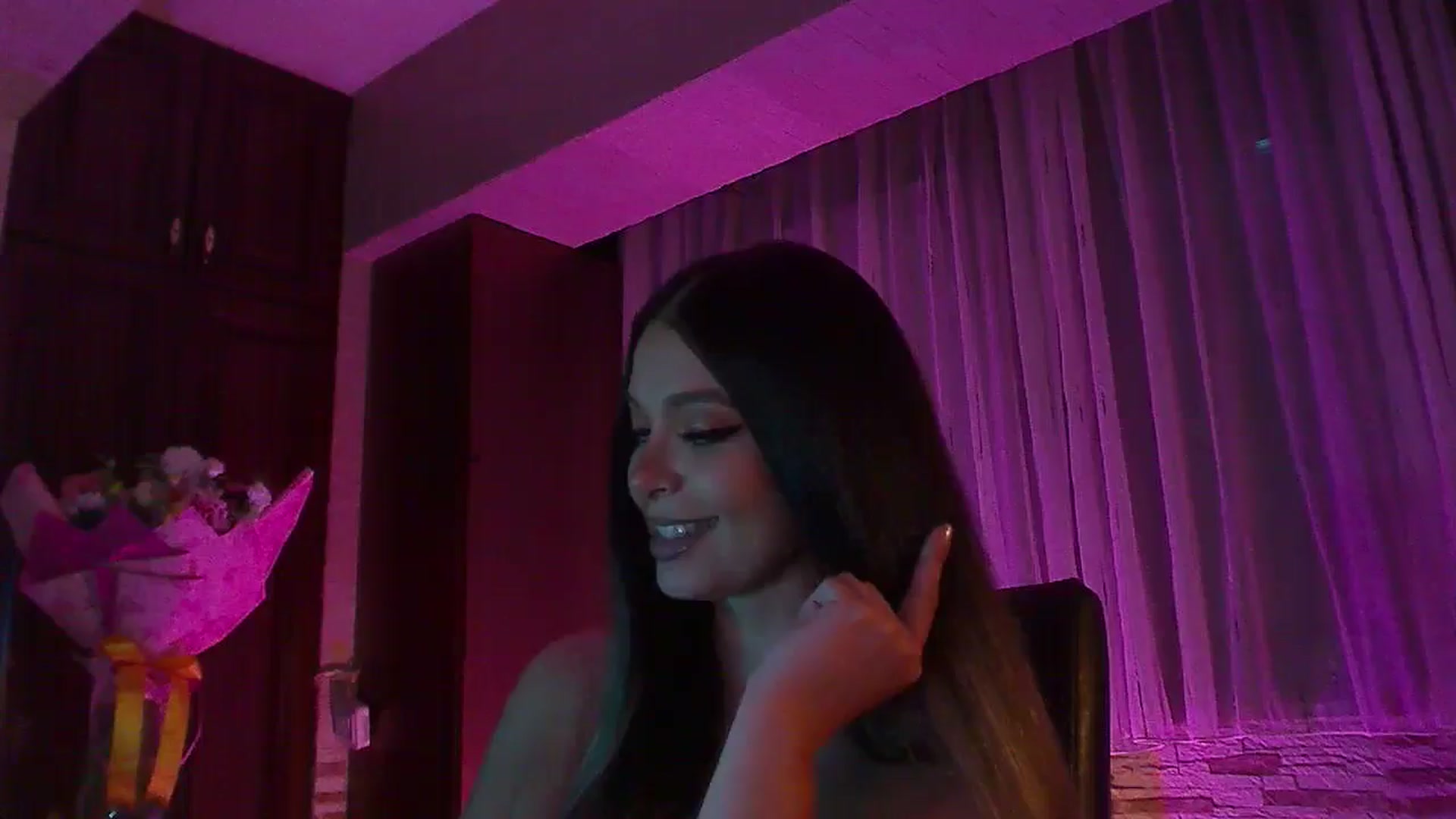 Gallery image thumbnail from No_bo_dy's myfreecams stream on, 09/13/2025, 03:31 image 1 of 20