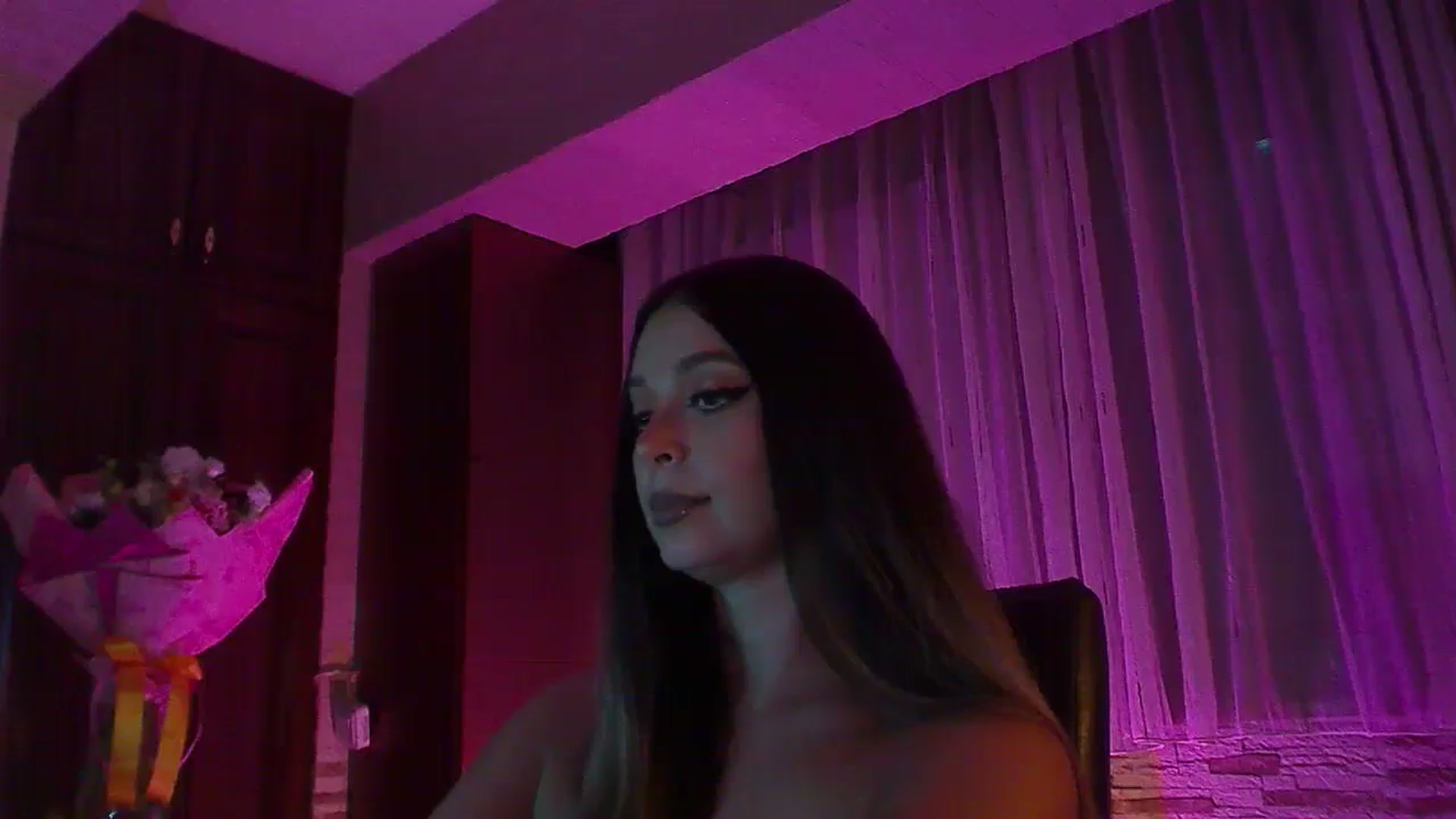 Gallery image thumbnail from No_bo_dy's myfreecams stream on, 09/13/2025, 03:31 image 12 of 20