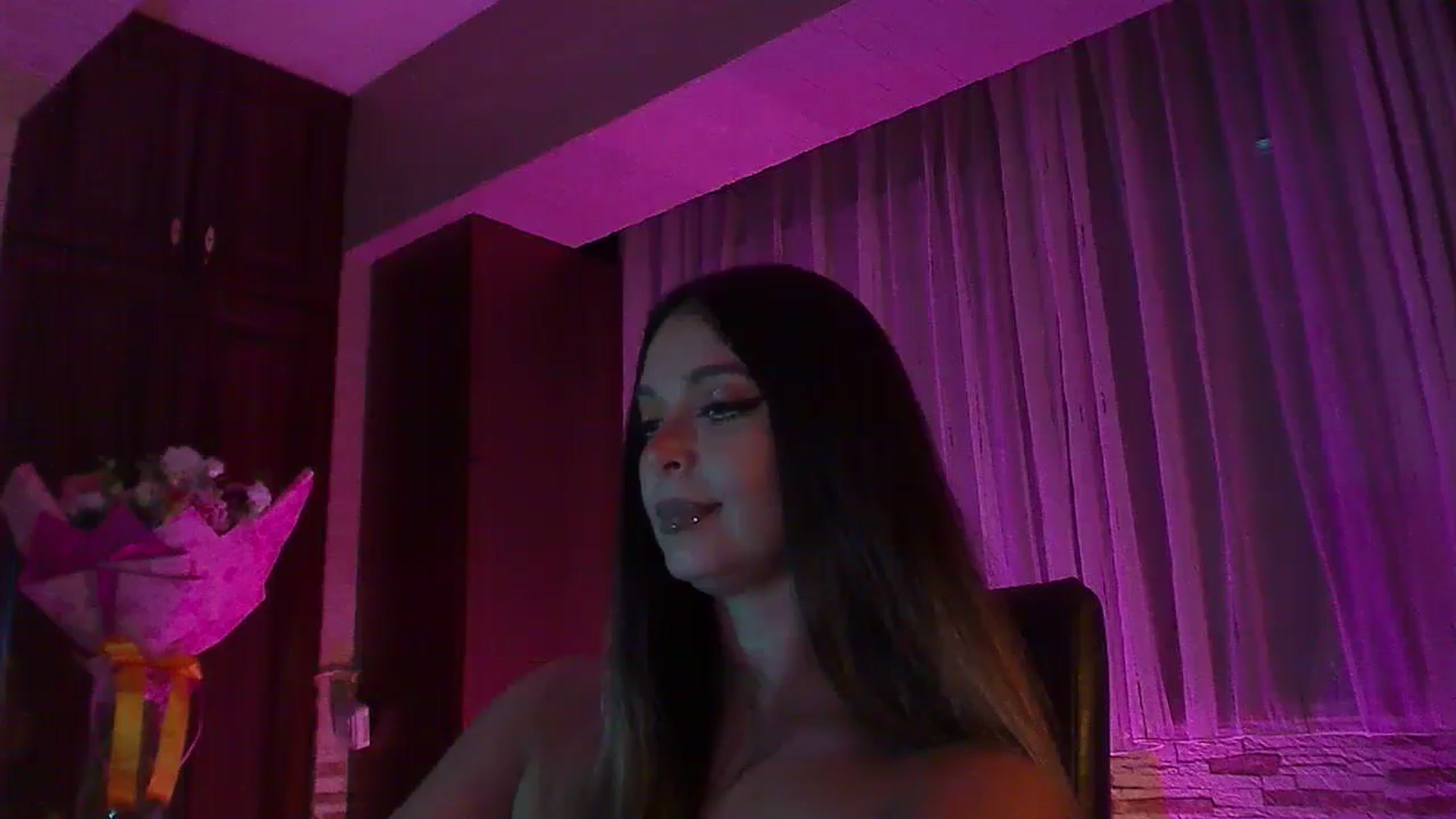 Gallery image thumbnail from No_bo_dy's myfreecams stream on, 09/13/2025, 03:31 image 16 of 20
