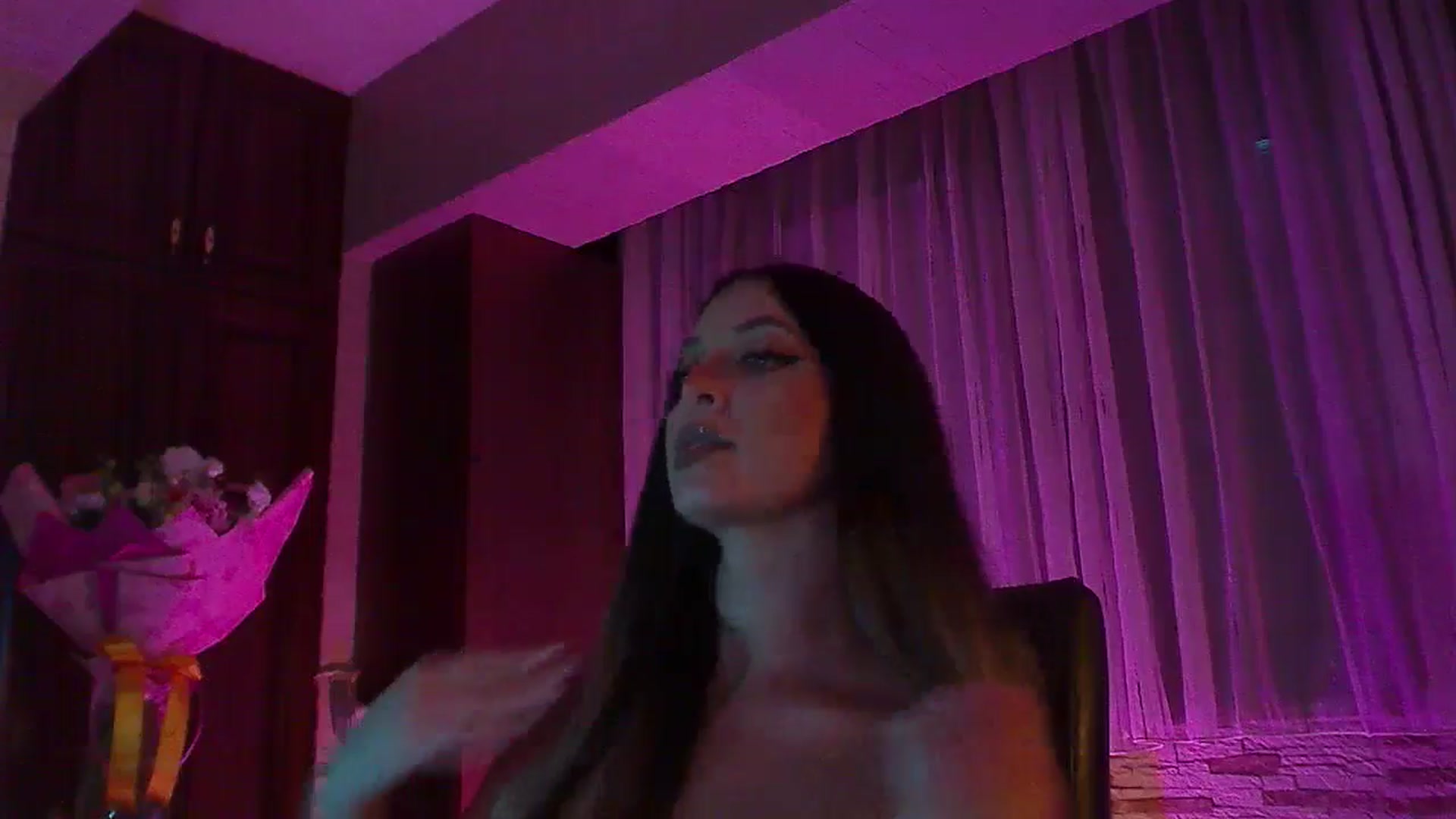 Gallery image thumbnail from No_bo_dy's myfreecams stream on, 09/13/2025, 03:31 image 15 of 20