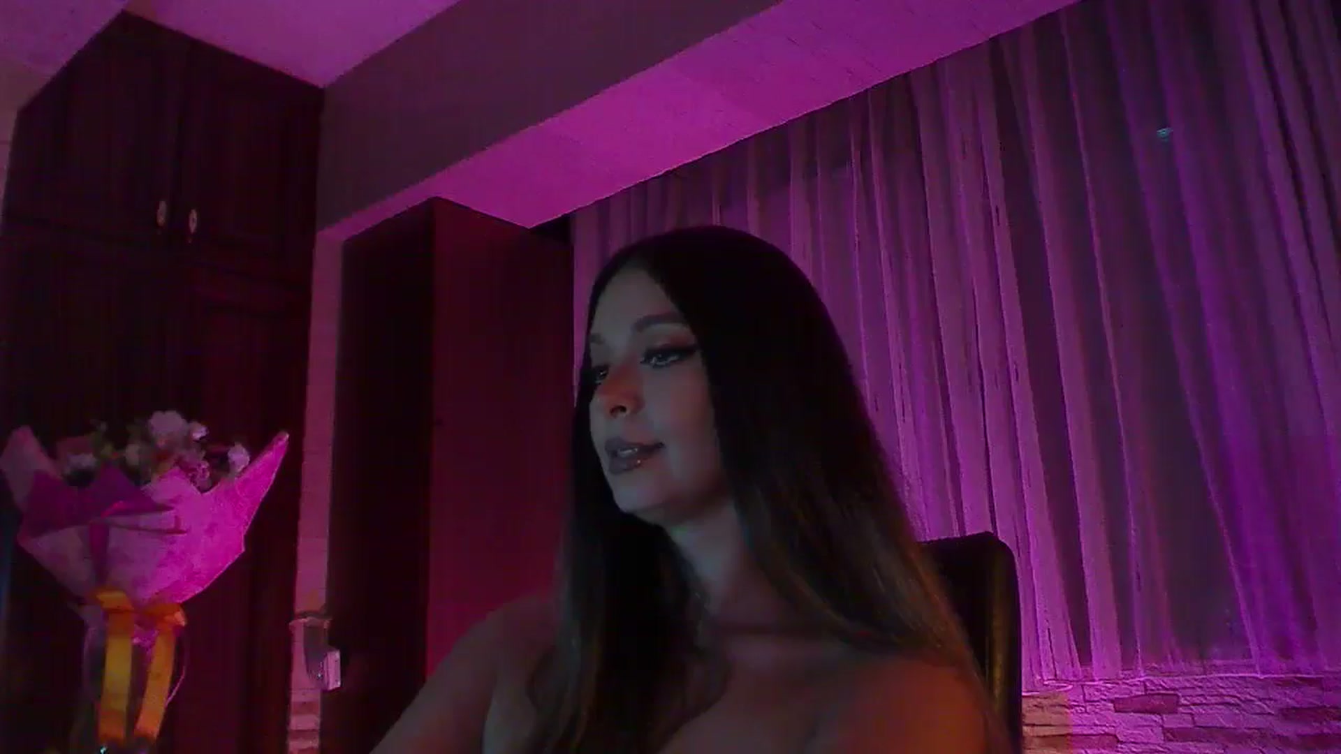 Gallery image thumbnail from No_bo_dy's myfreecams stream on, 09/13/2025, 03:31 image 10 of 20