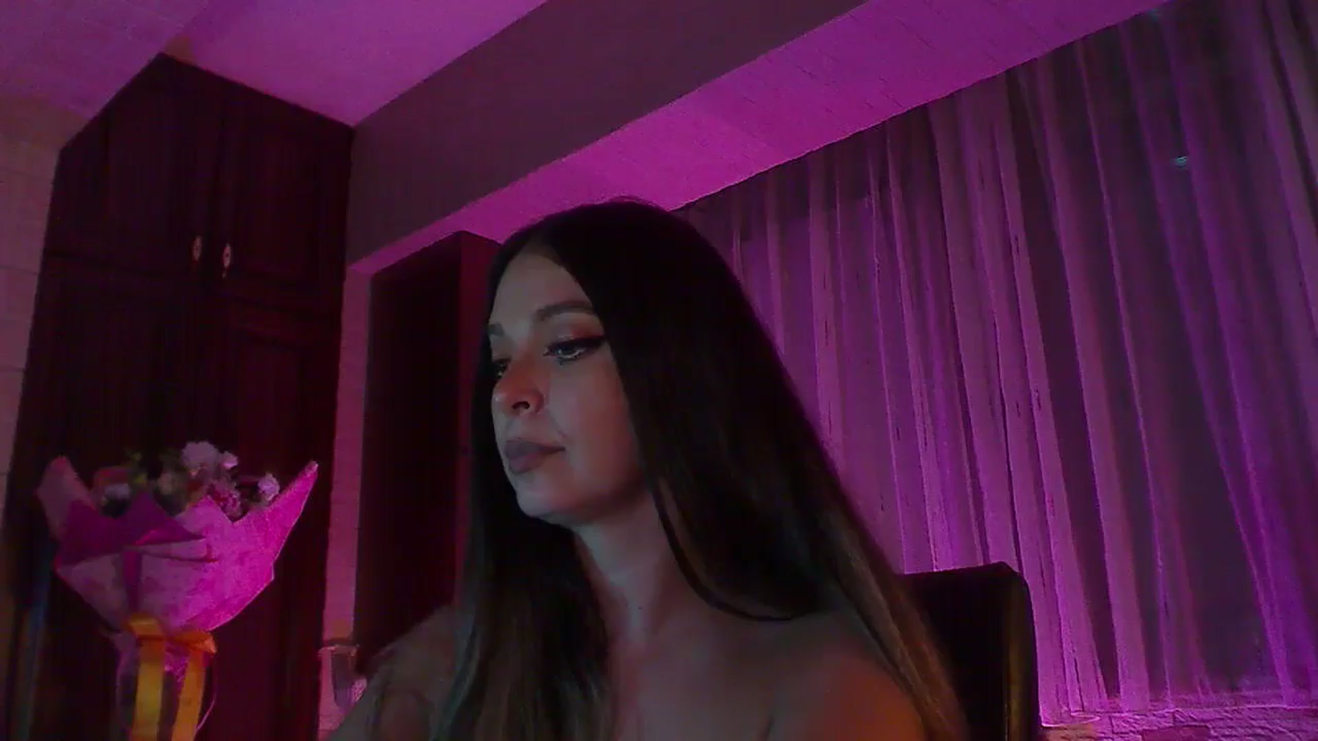 Gallery image thumbnail from No_bo_dy's myfreecams stream on, 09/13/2025, 08:23 image 13 of 20
