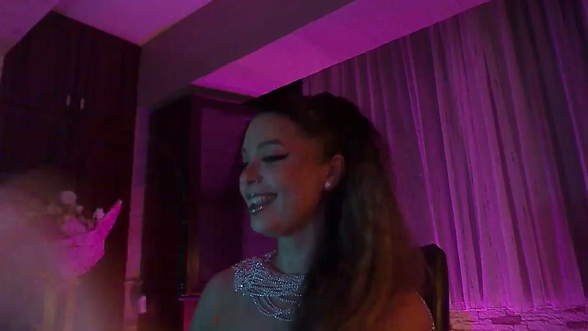 Gallery image thumbnail from No_bo_dy's myfreecams stream on, 09/15/2025, 03:55 image 1 of 20