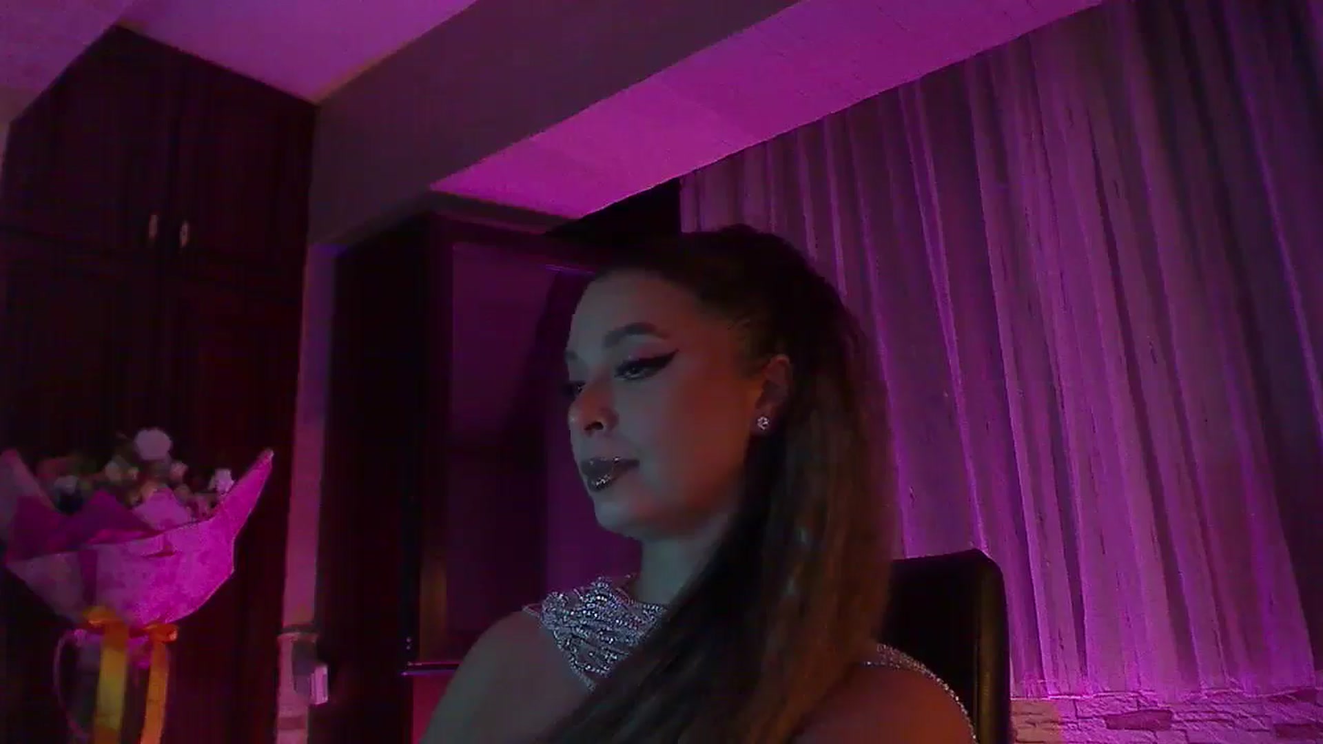 Gallery image thumbnail from No_bo_dy's myfreecams stream on, 09/15/2025, 03:55 image 6 of 20