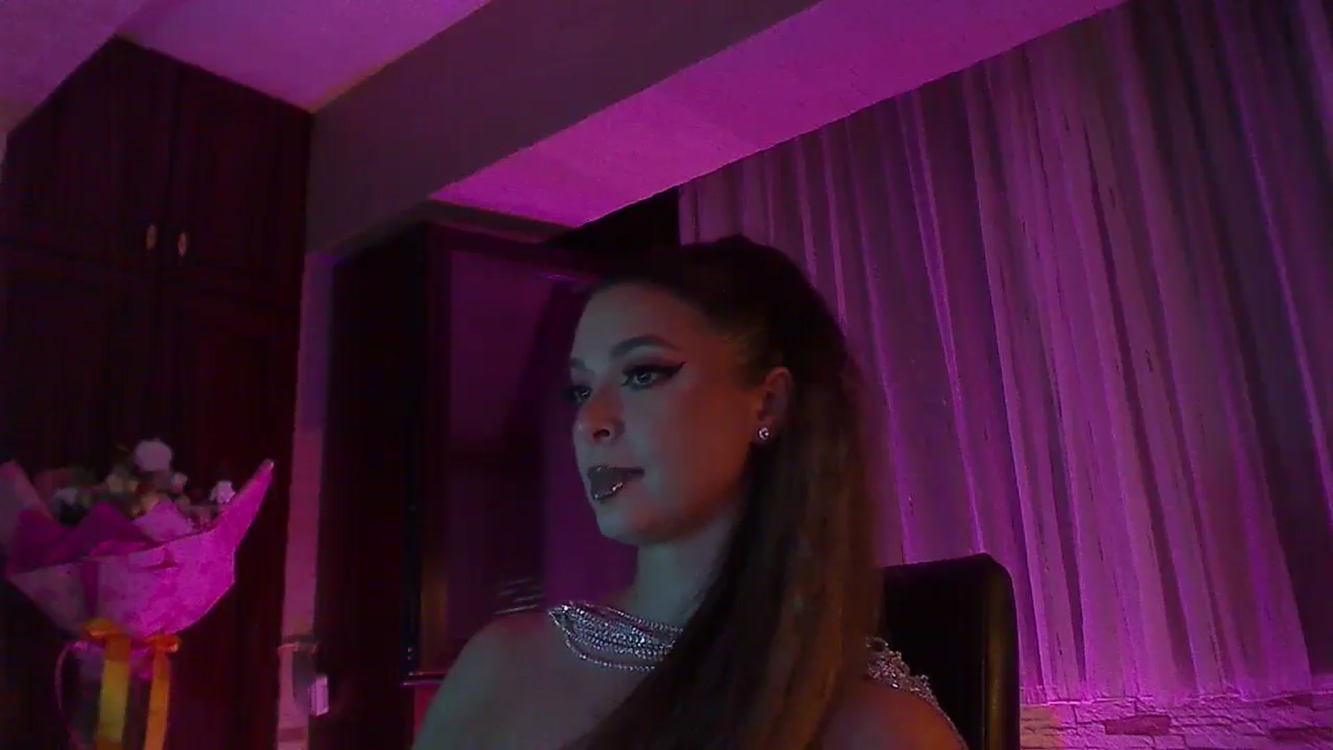 Gallery image thumbnail from No_bo_dy's myfreecams stream on, 09/15/2025, 04:56 image 8 of 20