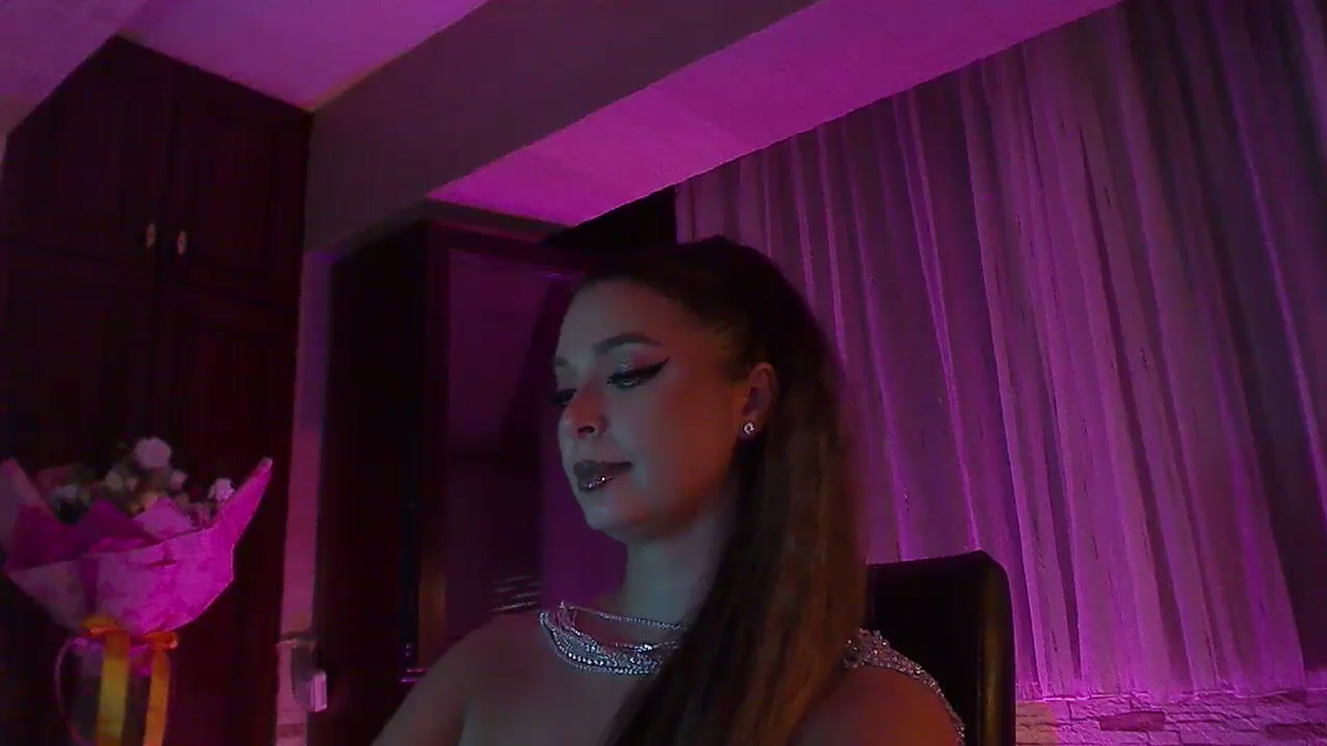 Gallery image thumbnail from No_bo_dy's myfreecams stream on, 09/15/2025, 04:56 image 17 of 20