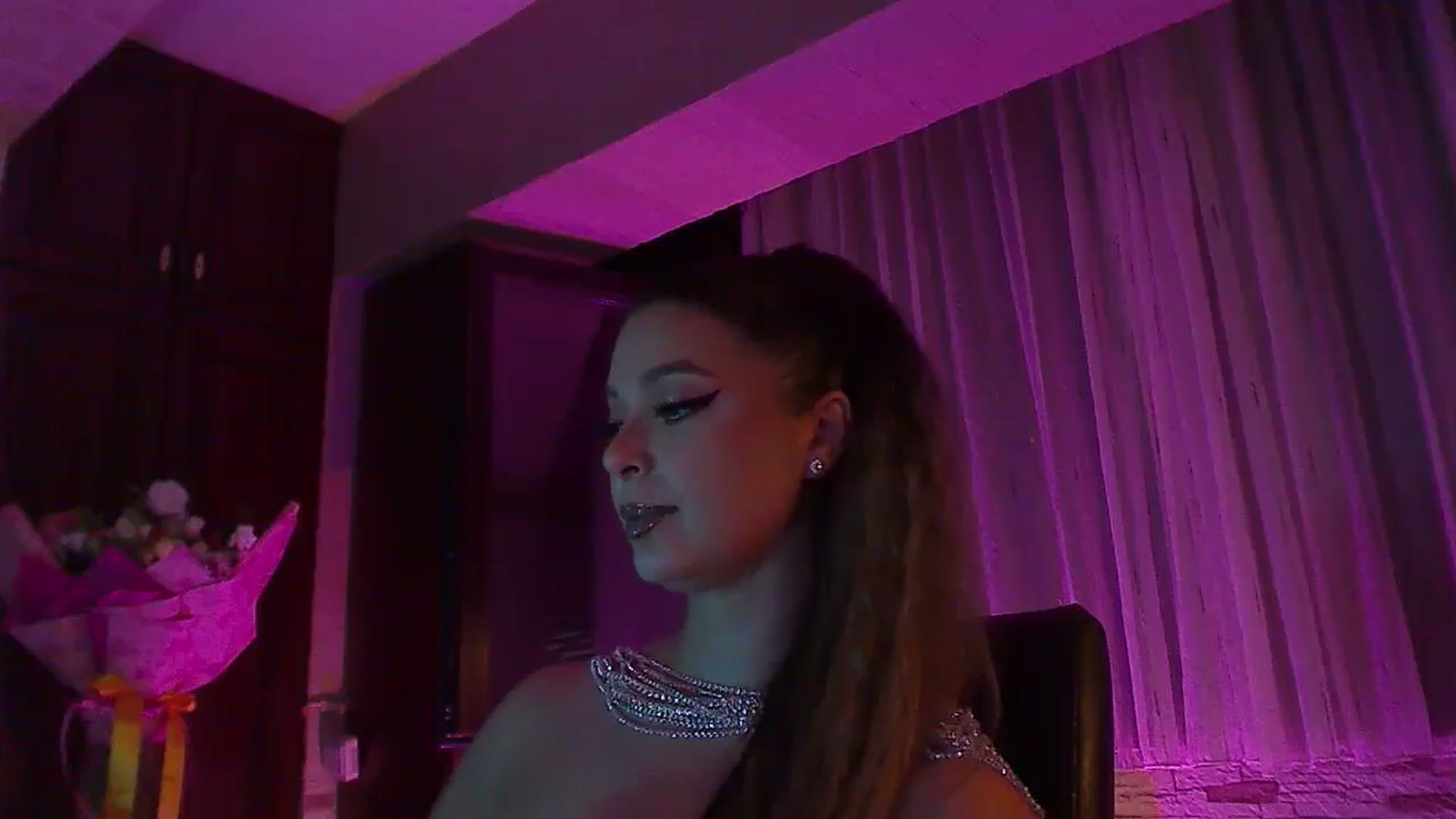 Gallery image thumbnail from No_bo_dy's myfreecams stream on, 09/15/2025, 04:56 image 1 of 20