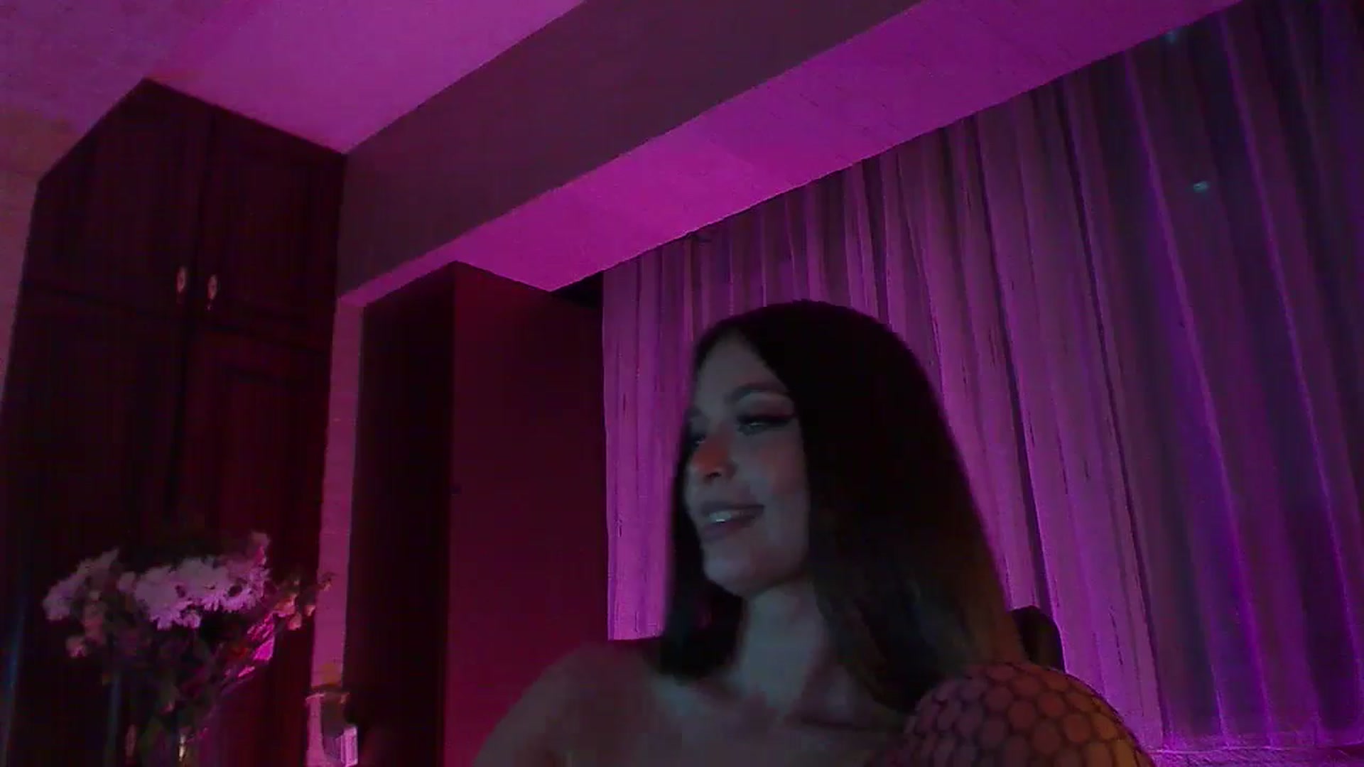Gallery image thumbnail from No_bo_dy's myfreecams stream on, 09/20/2025, 02:28 image 15 of 20