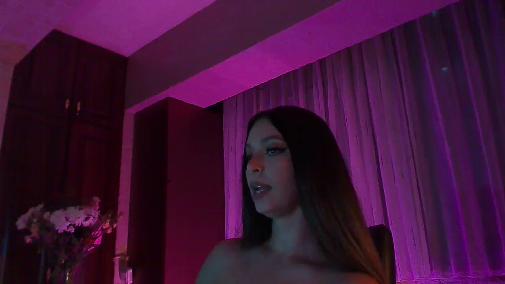 Gallery image thumbnail from No_bo_dy's myfreecams stream on, 09/20/2025, 02:28 image 14 of 20