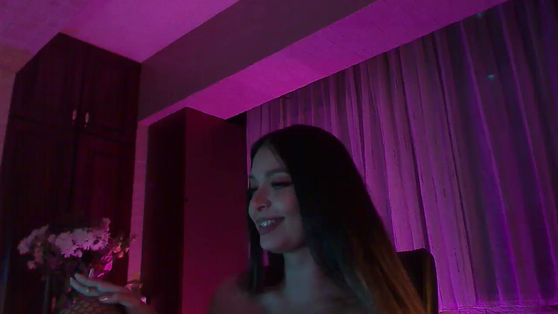 Gallery image thumbnail from No_bo_dy's myfreecams stream on, 09/20/2025, 02:28 image 18 of 20