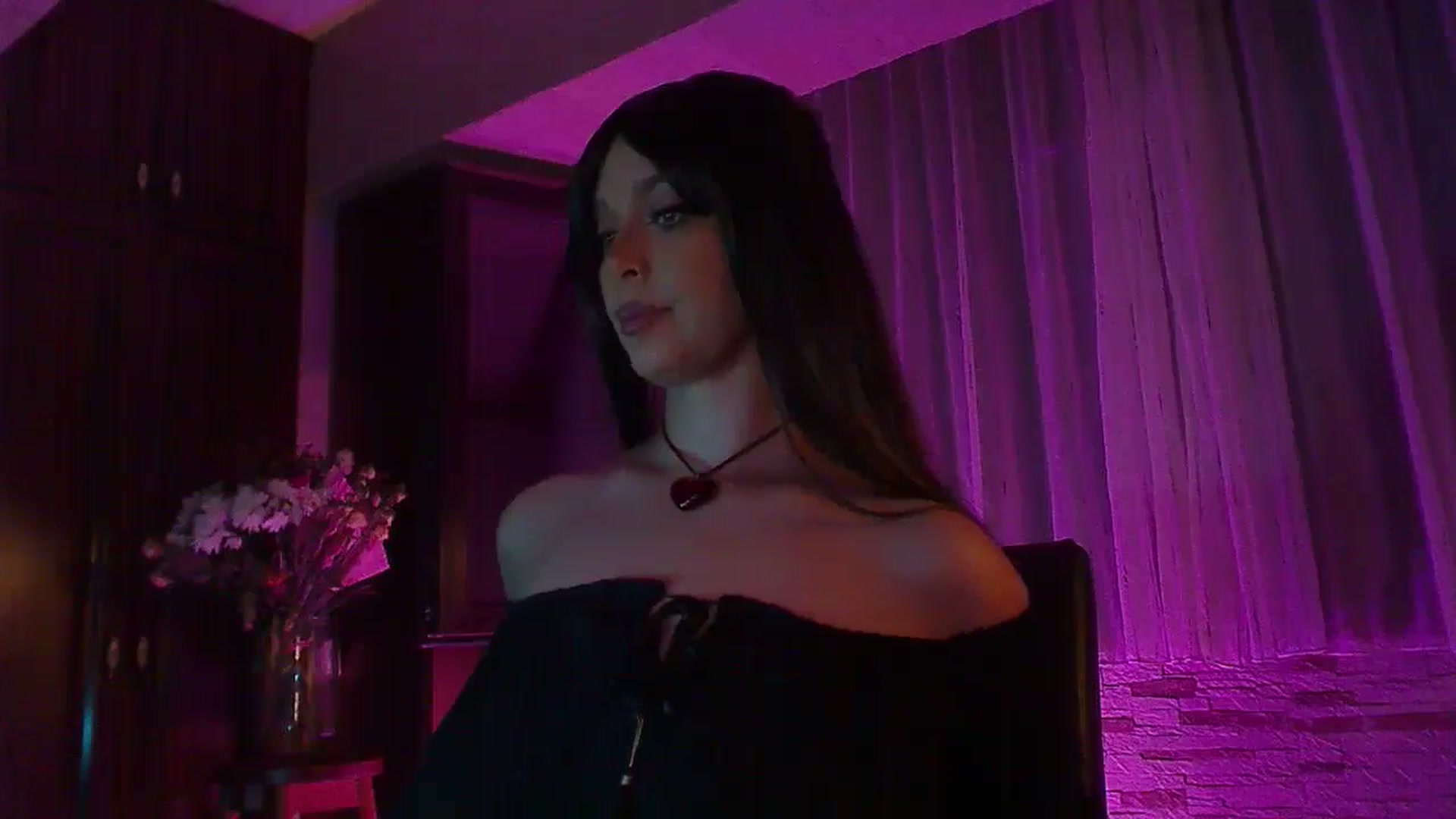 Gallery image thumbnail from No_bo_dy's myfreecams stream on, 09/21/2025, 24:00 image 4 of 20