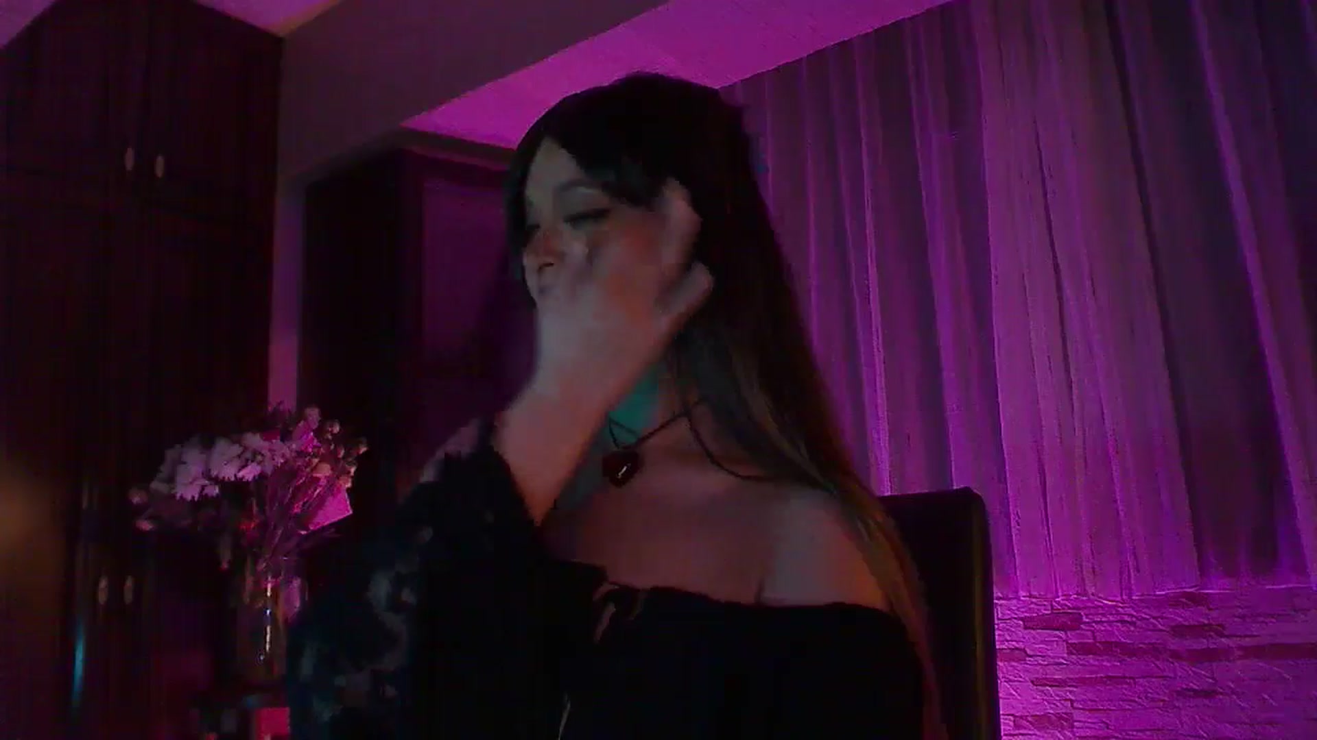 Gallery image thumbnail from No_bo_dy's myfreecams stream on, 09/21/2025, 24:00 image 5 of 20