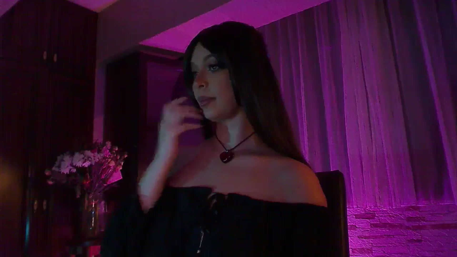 Gallery image thumbnail from No_bo_dy's myfreecams stream on, 09/21/2025, 24:00 image 8 of 20