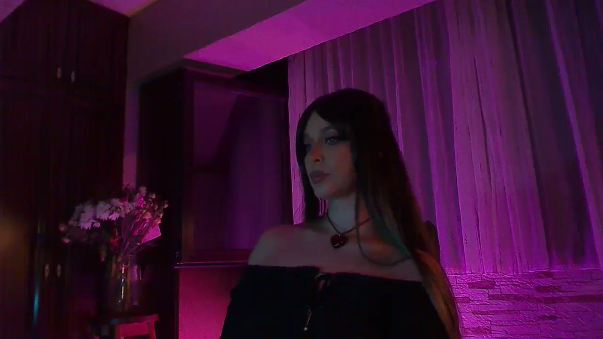 Gallery image thumbnail from No_bo_dy's myfreecams stream on, 09/21/2025, 24:00 image 16 of 20