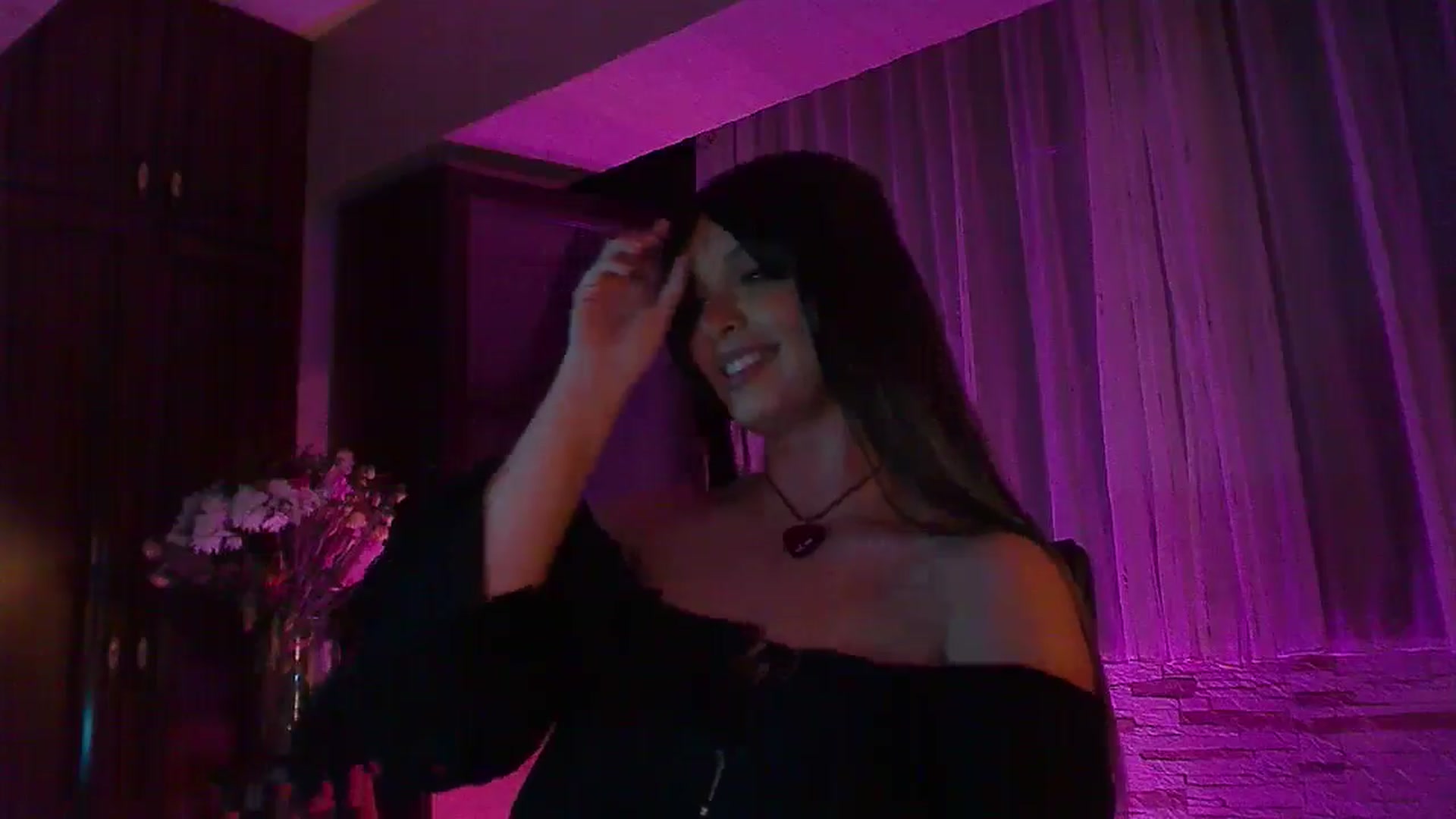 Gallery image thumbnail from No_bo_dy's myfreecams stream on, 09/21/2025, 24:00 image 7 of 20