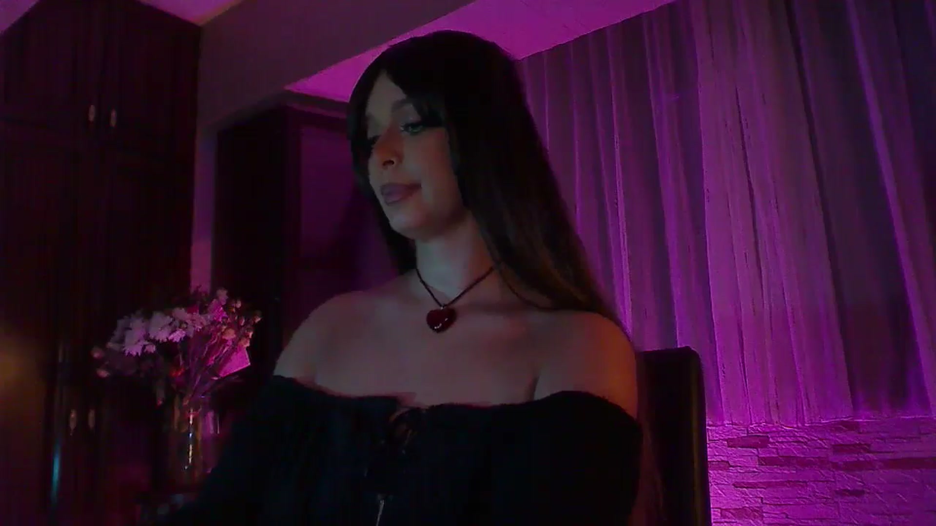 Gallery image thumbnail from No_bo_dy's myfreecams stream on, 09/21/2025, 24:00 image 6 of 20