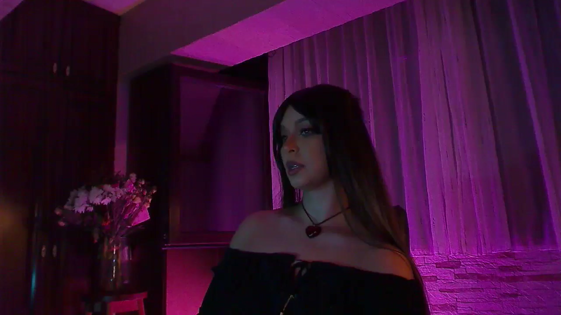 Gallery image thumbnail from No_bo_dy's myfreecams stream on, 09/21/2025, 24:00 image 19 of 20