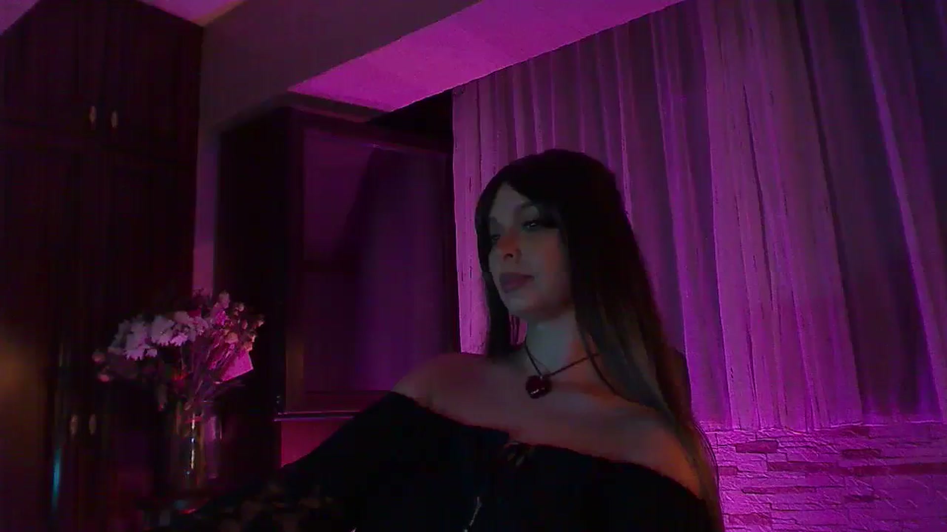Gallery image thumbnail from No_bo_dy's myfreecams stream on, 09/21/2025, 24:00 image 20 of 20