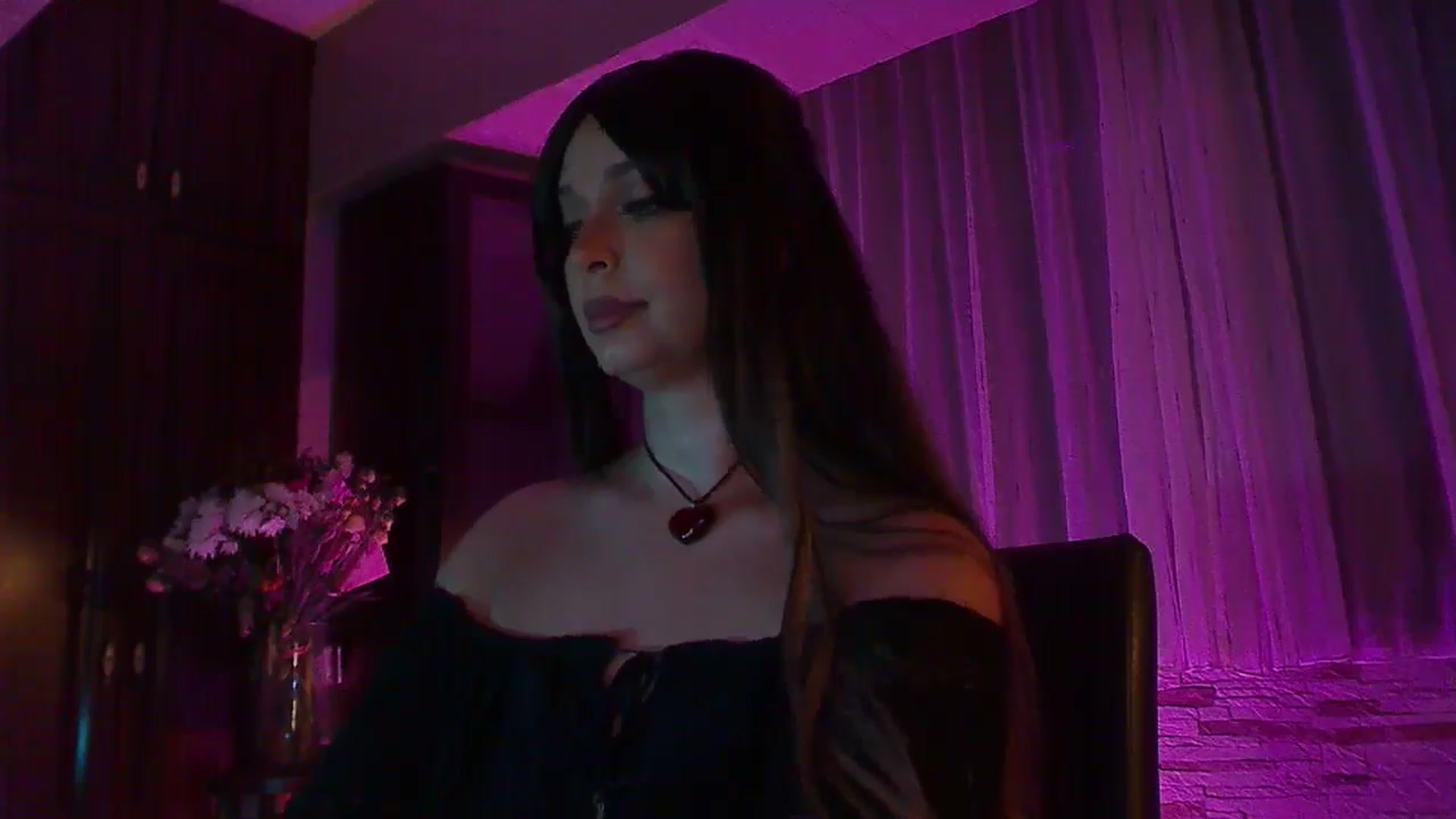 Gallery image thumbnail from No_bo_dy's myfreecams stream on, 09/21/2025, 01:07 image 20 of 20