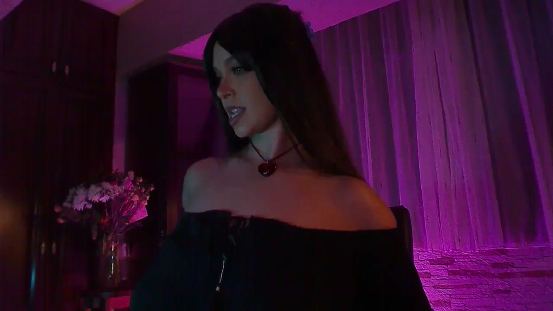 Gallery image thumbnail from No_bo_dy's myfreecams stream on, 09/21/2025, 01:07 image 3 of 20