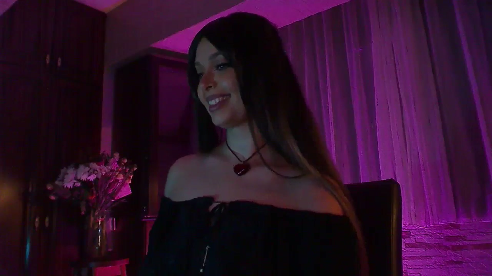 Gallery image thumbnail from No_bo_dy's myfreecams stream on, 09/21/2025, 01:07 image 17 of 20
