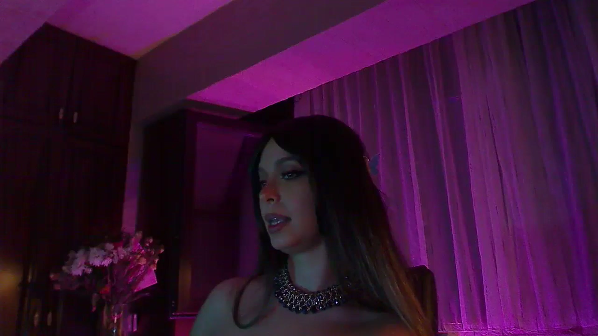 Gallery image thumbnail from No_bo_dy's myfreecams stream on, 09/22/2025, 01:27 image 4 of 20