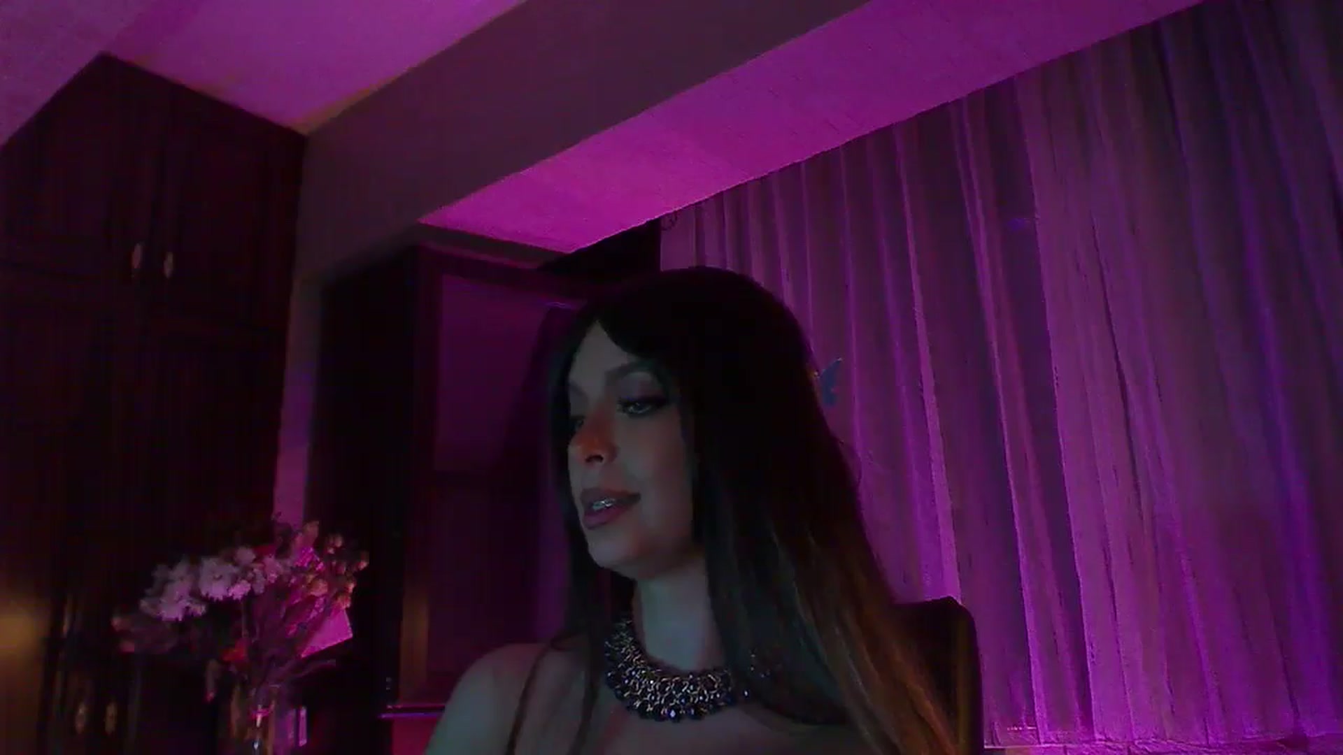 Gallery image thumbnail from No_bo_dy's myfreecams stream on, 09/22/2025, 01:27 image 12 of 20