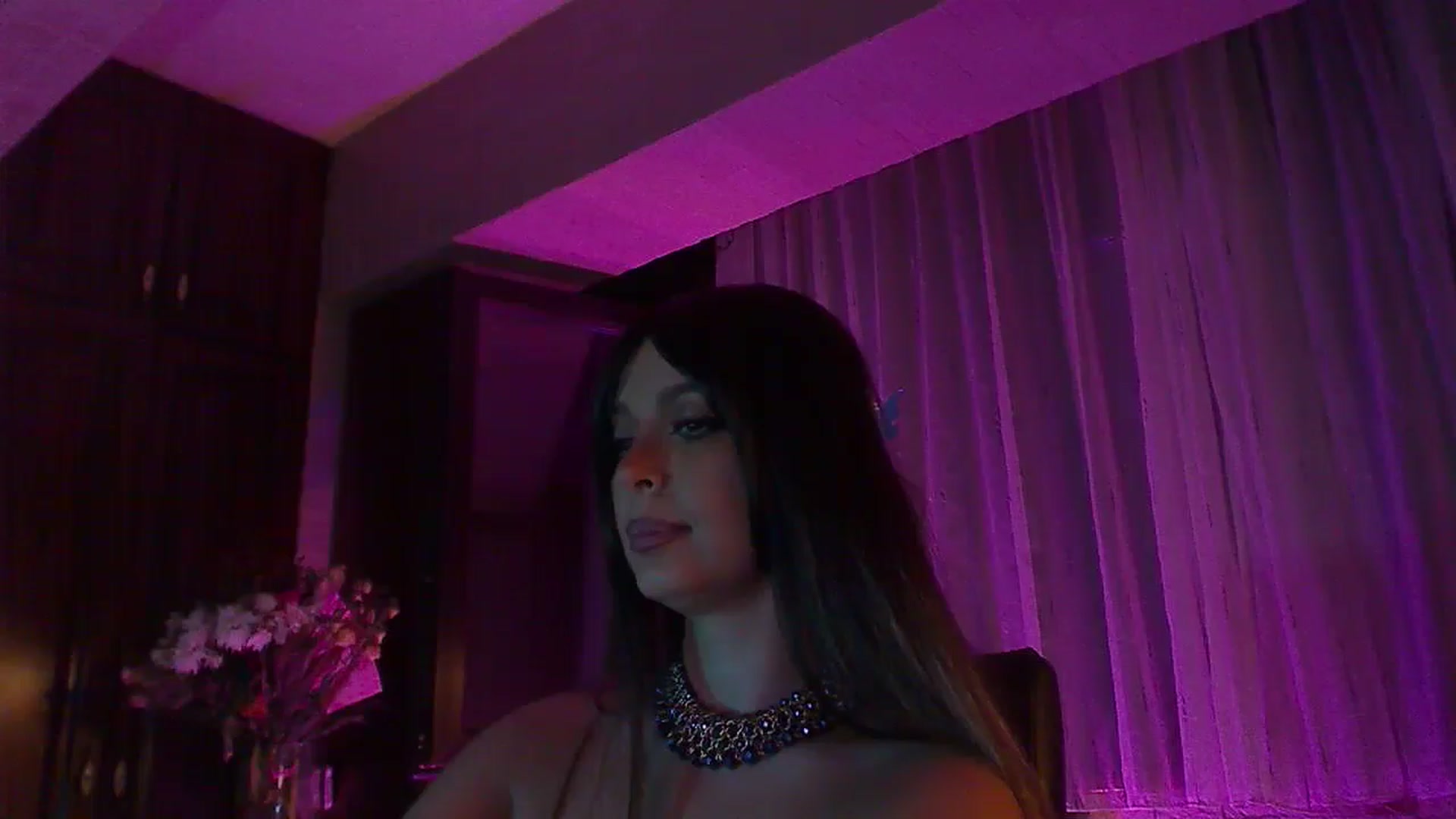 Gallery image thumbnail from No_bo_dy's myfreecams stream on, 09/22/2025, 01:27 image 16 of 20