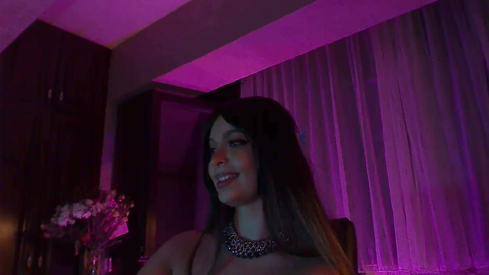 Gallery image thumbnail from No_bo_dy's myfreecams stream on, 09/22/2025, 01:27 image 10 of 20