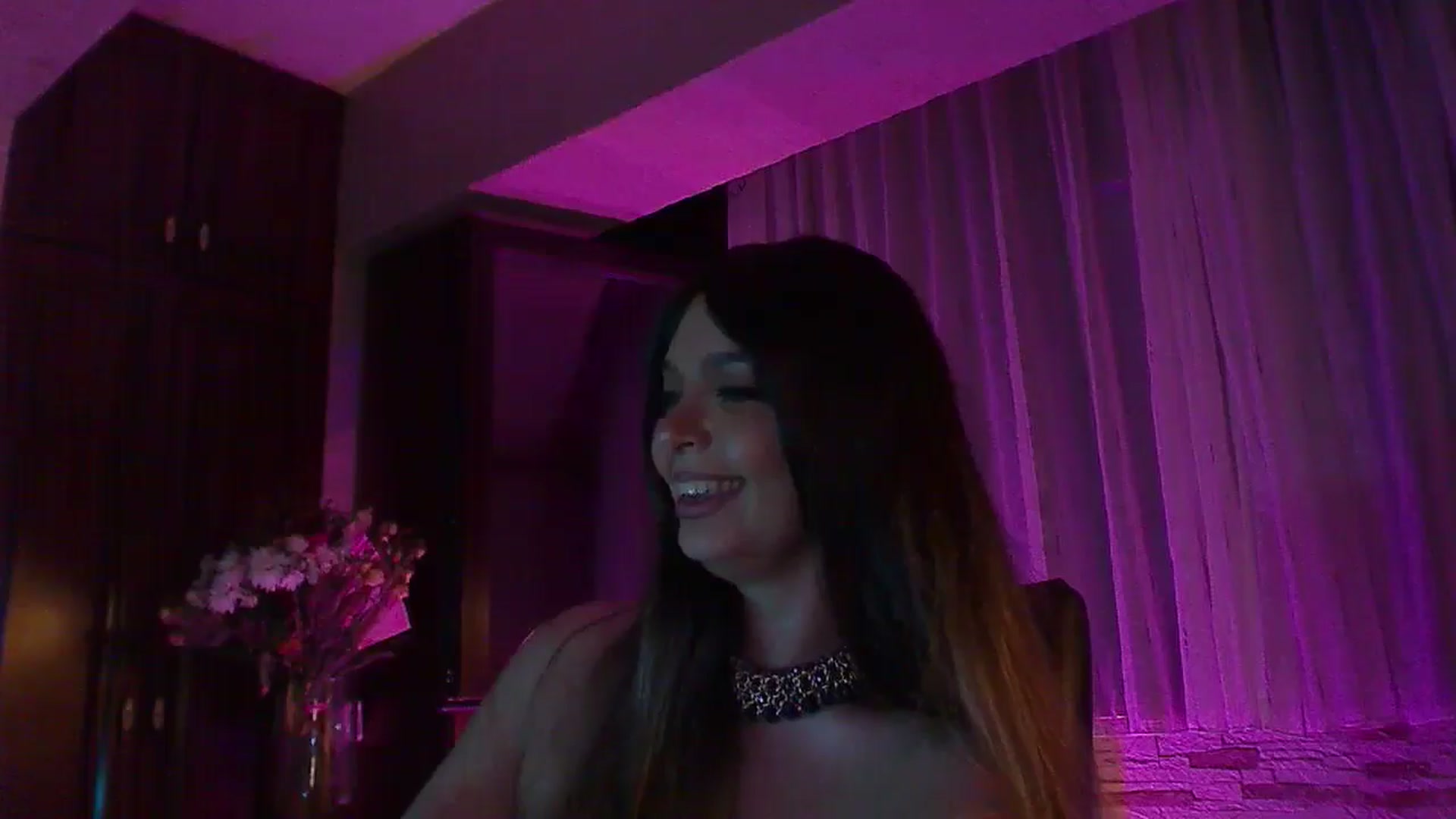 Gallery image thumbnail from No_bo_dy's myfreecams stream on, 09/22/2025, 03:01 image 4 of 20