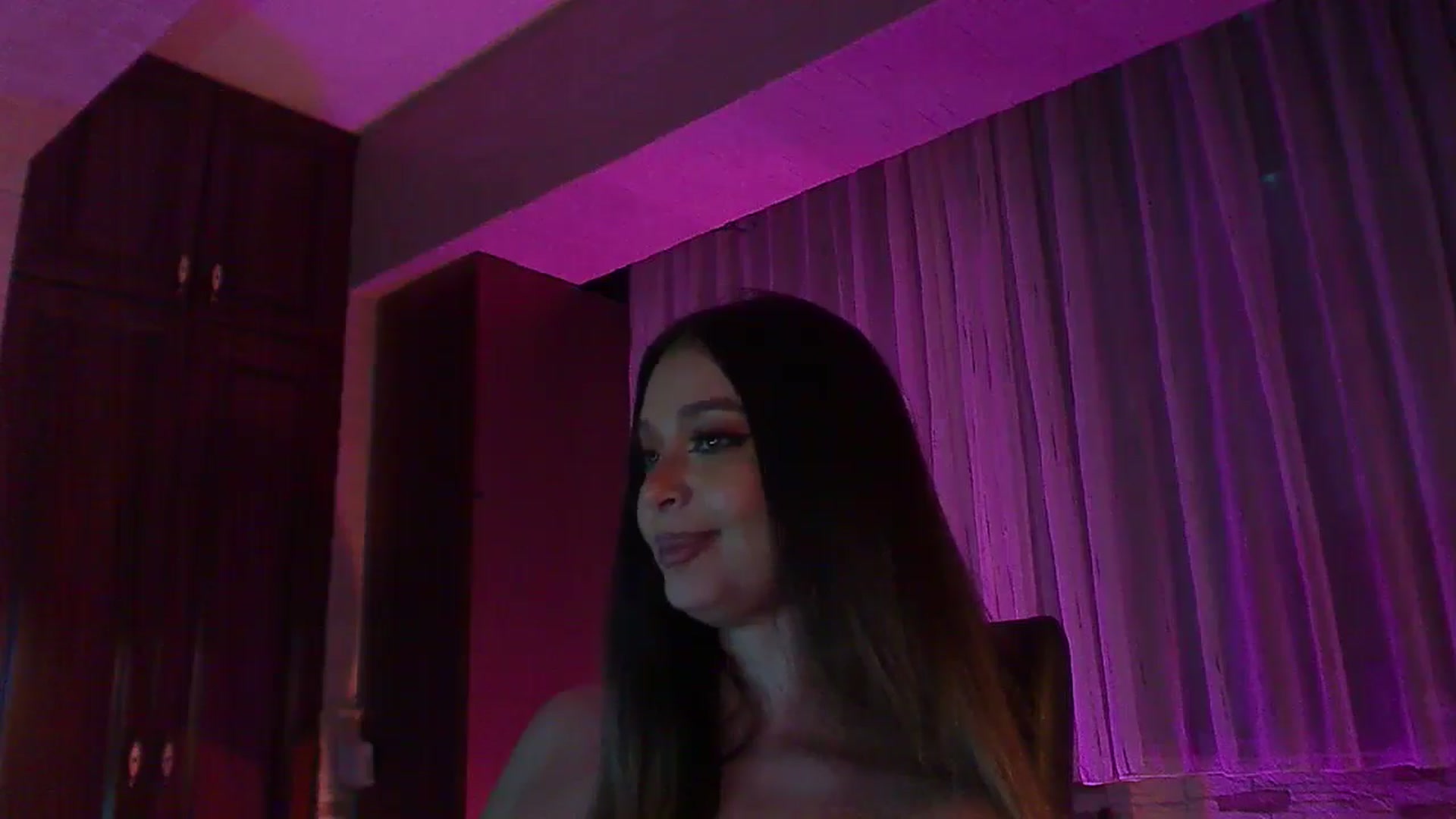 Gallery image thumbnail from No_bo_dy's myfreecams stream on, 09/29/2025, 02:46 image 6 of 20