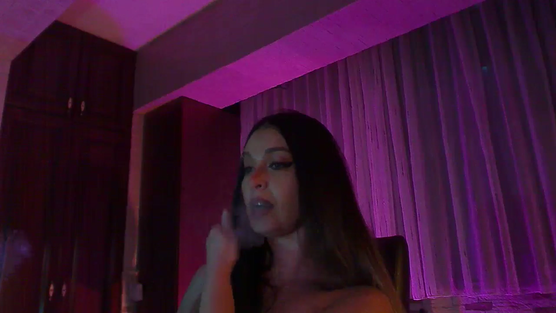 Gallery image thumbnail from No_bo_dy's myfreecams stream on, 09/29/2025, 02:46 image 2 of 20