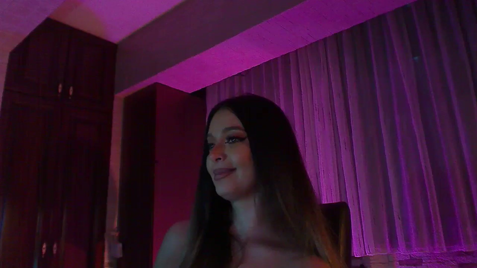 Gallery image thumbnail from No_bo_dy's myfreecams stream on, 09/29/2025, 02:46 image 1 of 20