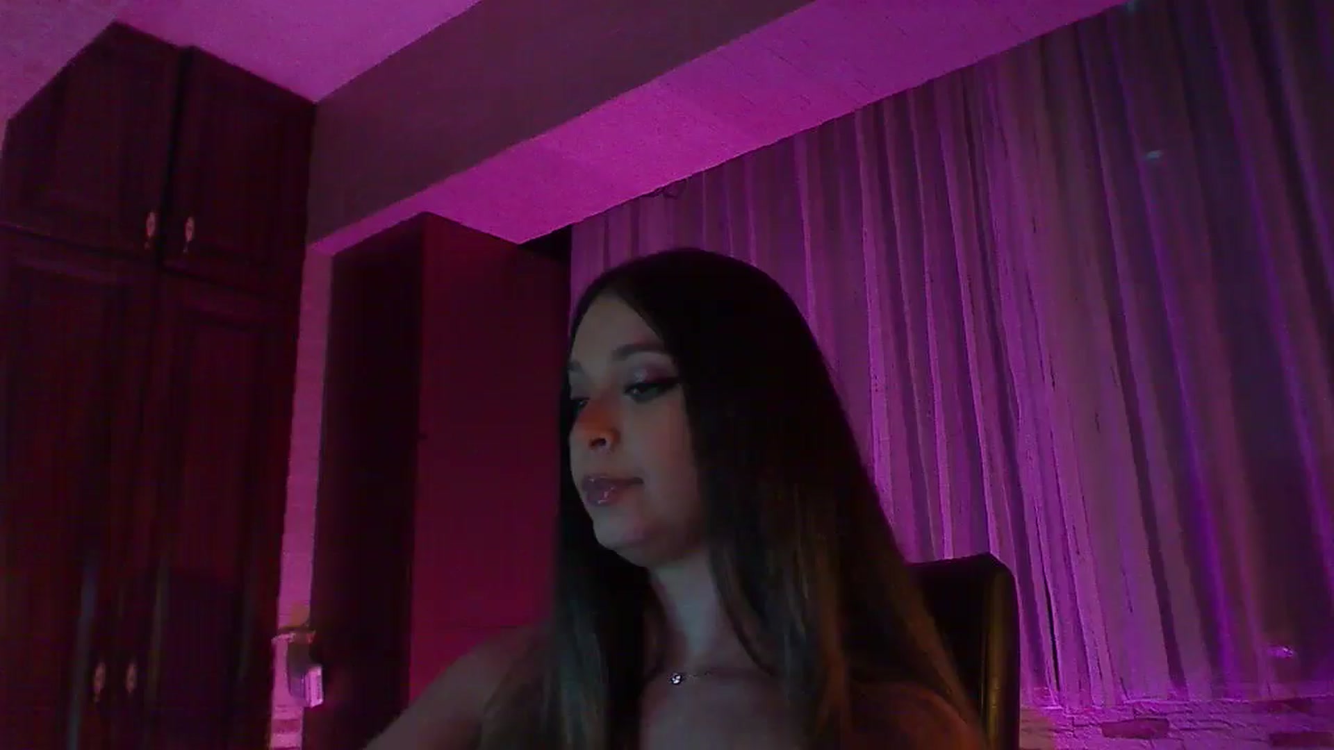 Gallery image thumbnail from No_bo_dy's myfreecams stream on, 10/04/2025, 03:23 image 3 of 20