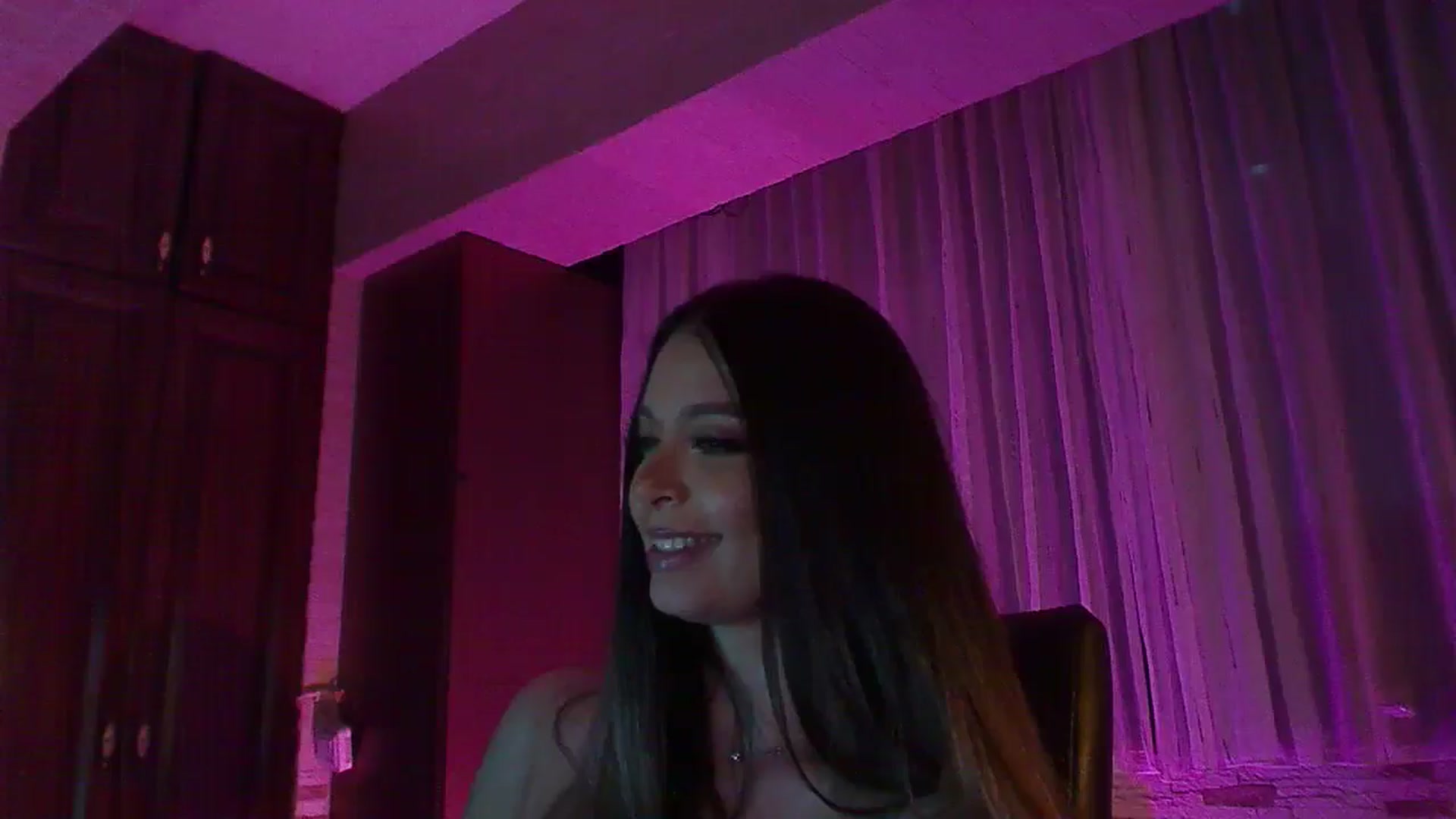 Gallery image thumbnail from No_bo_dy's myfreecams stream on, 10/04/2025, 03:23 image 16 of 20