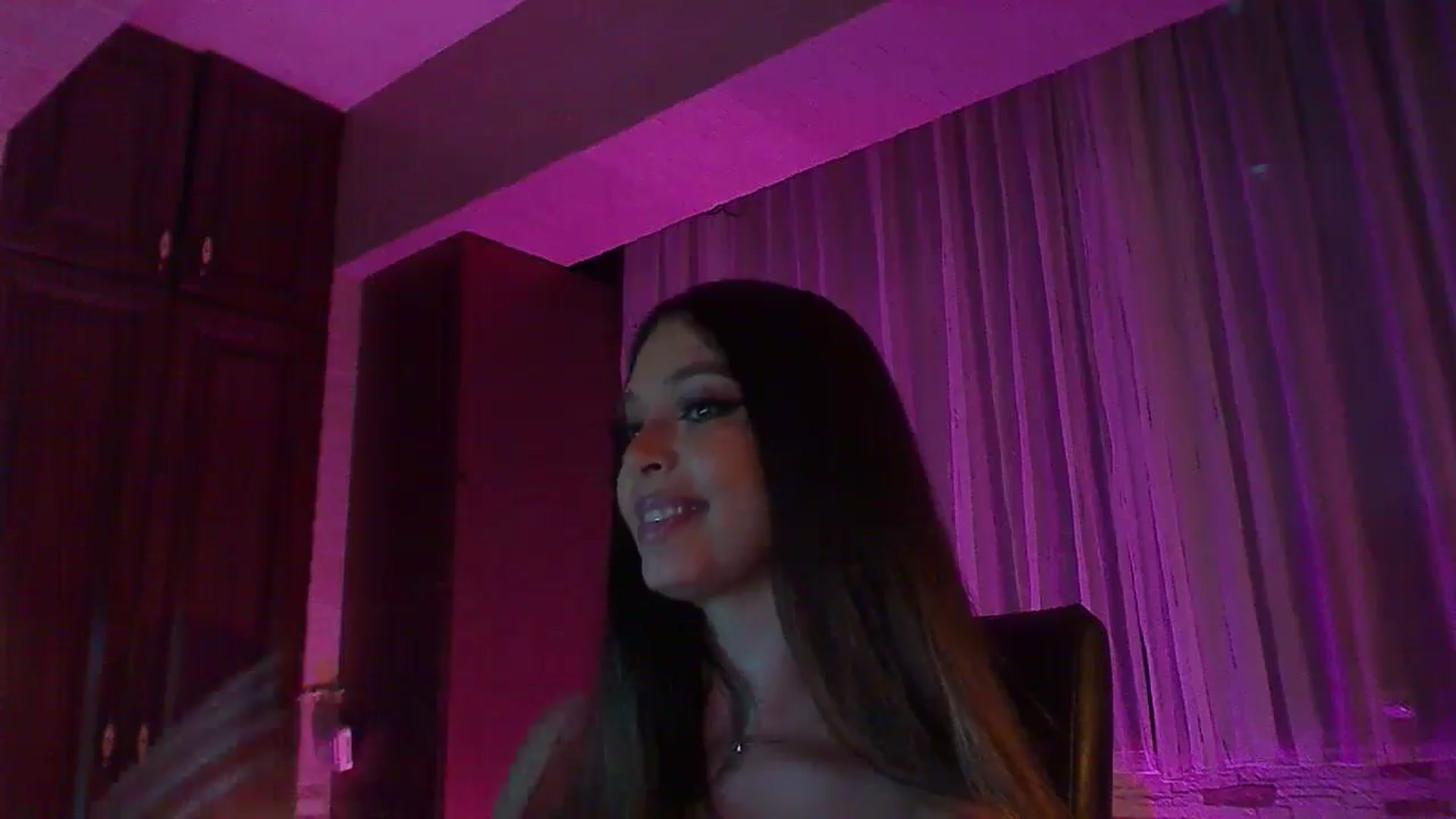 Gallery image thumbnail from No_bo_dy's myfreecams stream on, 10/04/2025, 03:23 image 10 of 20
