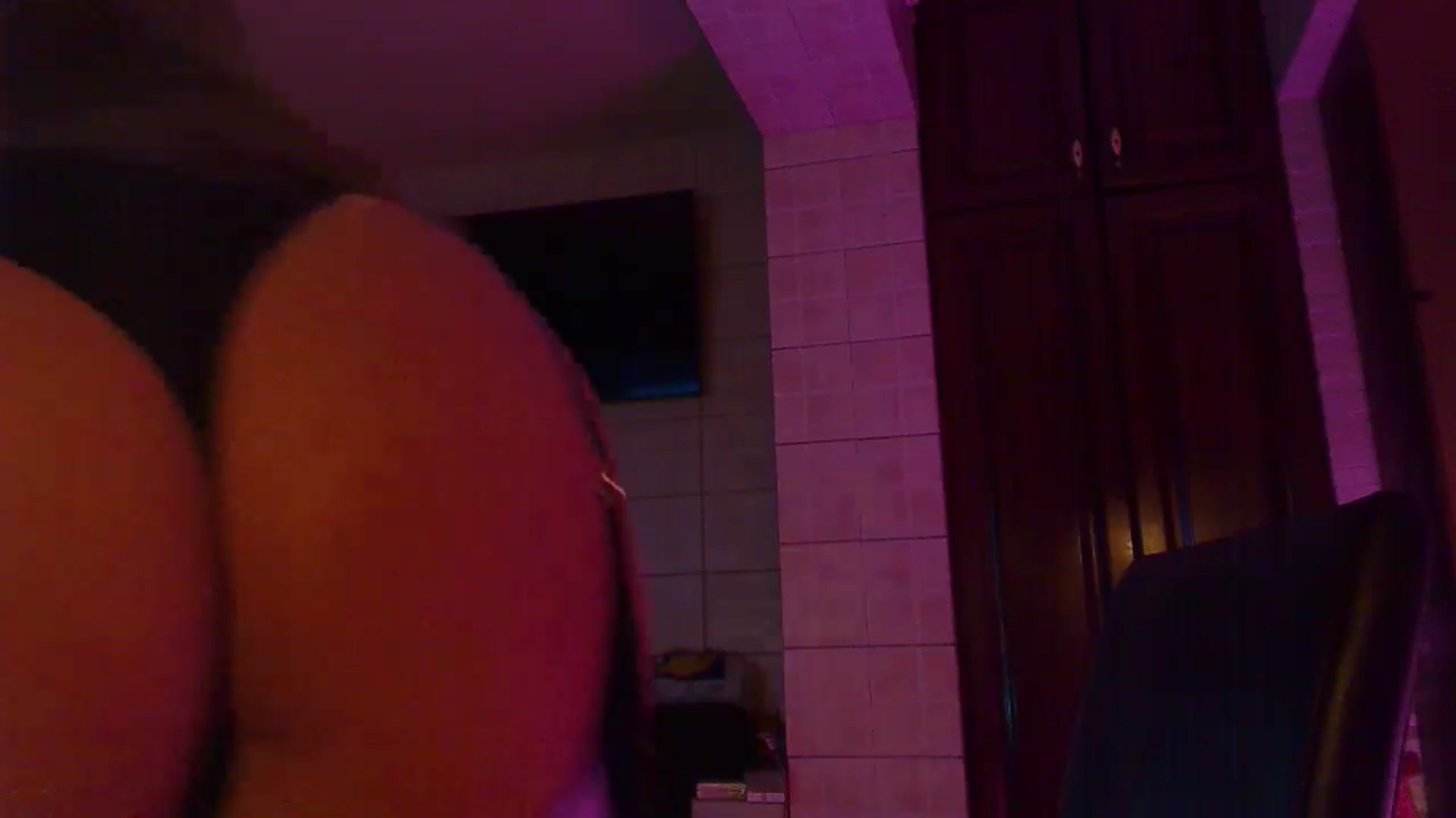 Gallery image thumbnail from No_bo_dy's myfreecams stream on, 10/05/2025, 03:07 image 6 of 20
