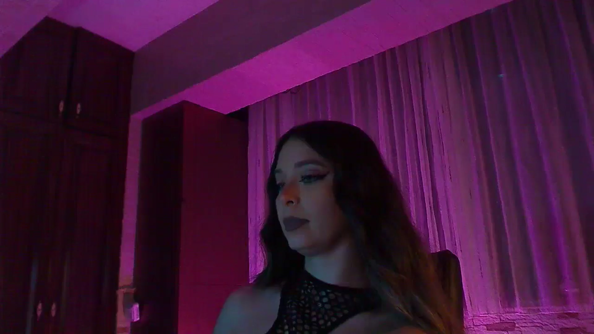Gallery image thumbnail from No_bo_dy's myfreecams stream on, 10/06/2025, 02:26 image 7 of 20