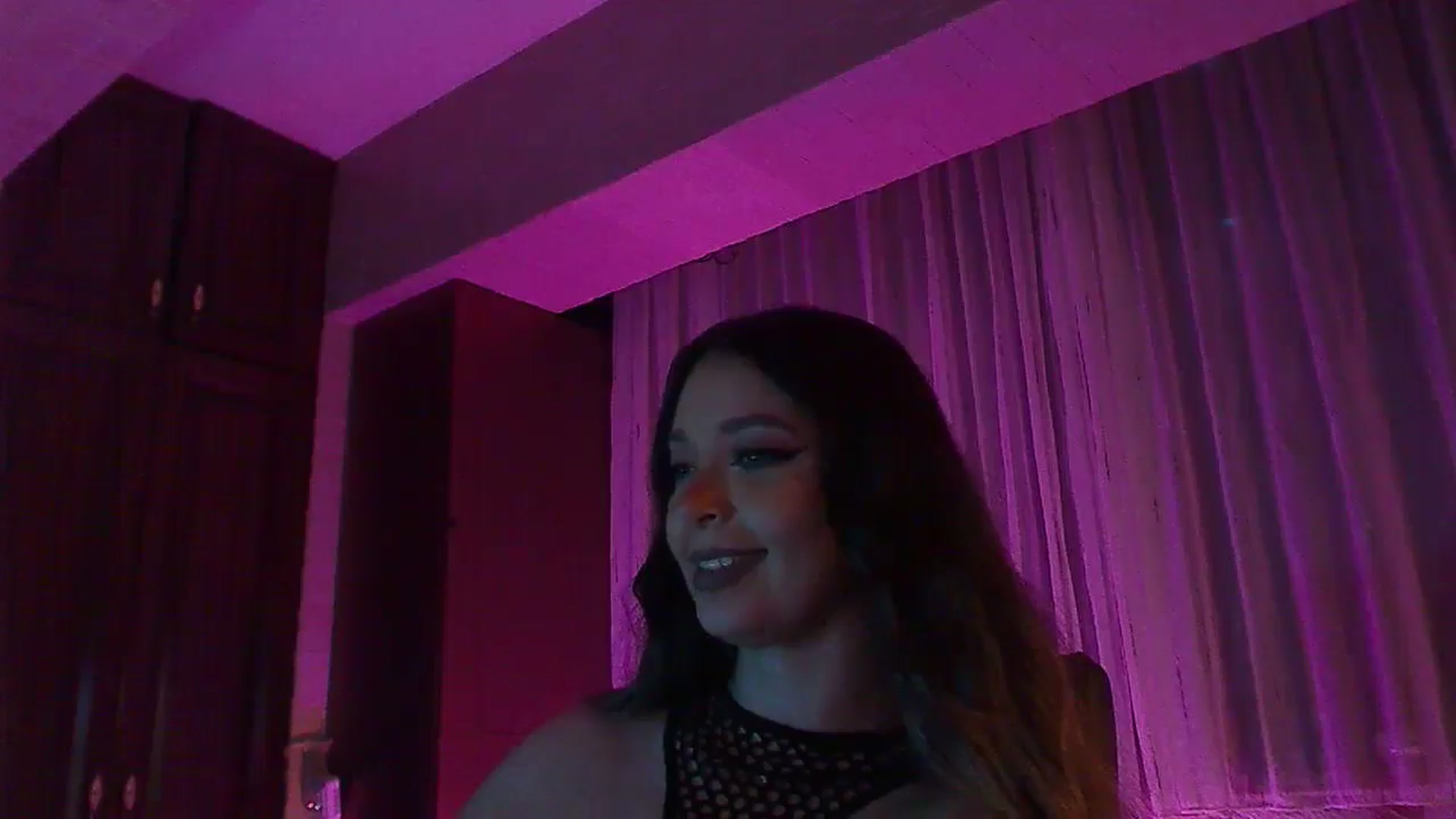 Gallery image thumbnail from No_bo_dy's myfreecams stream on, 10/06/2025, 02:26 image 17 of 20