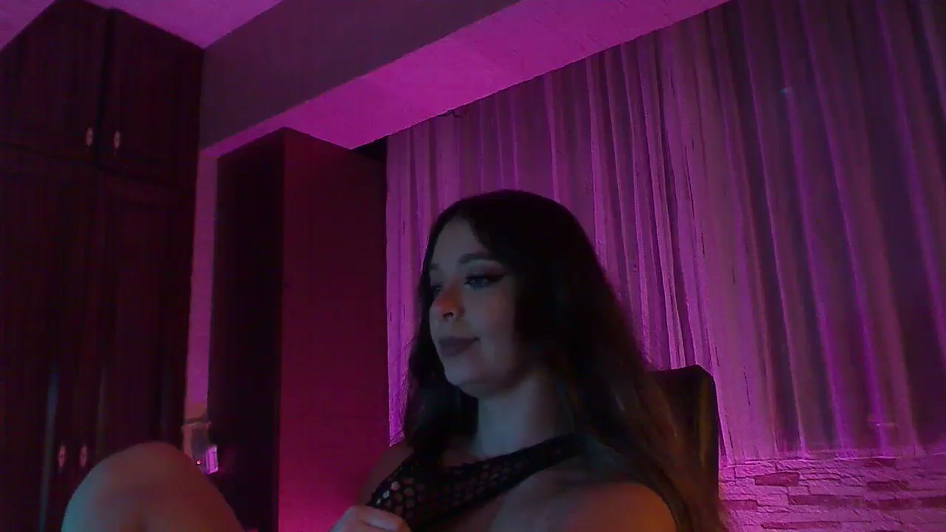 Gallery image thumbnail from No_bo_dy's myfreecams stream on, 10/06/2025, 05:03 image 11 of 20