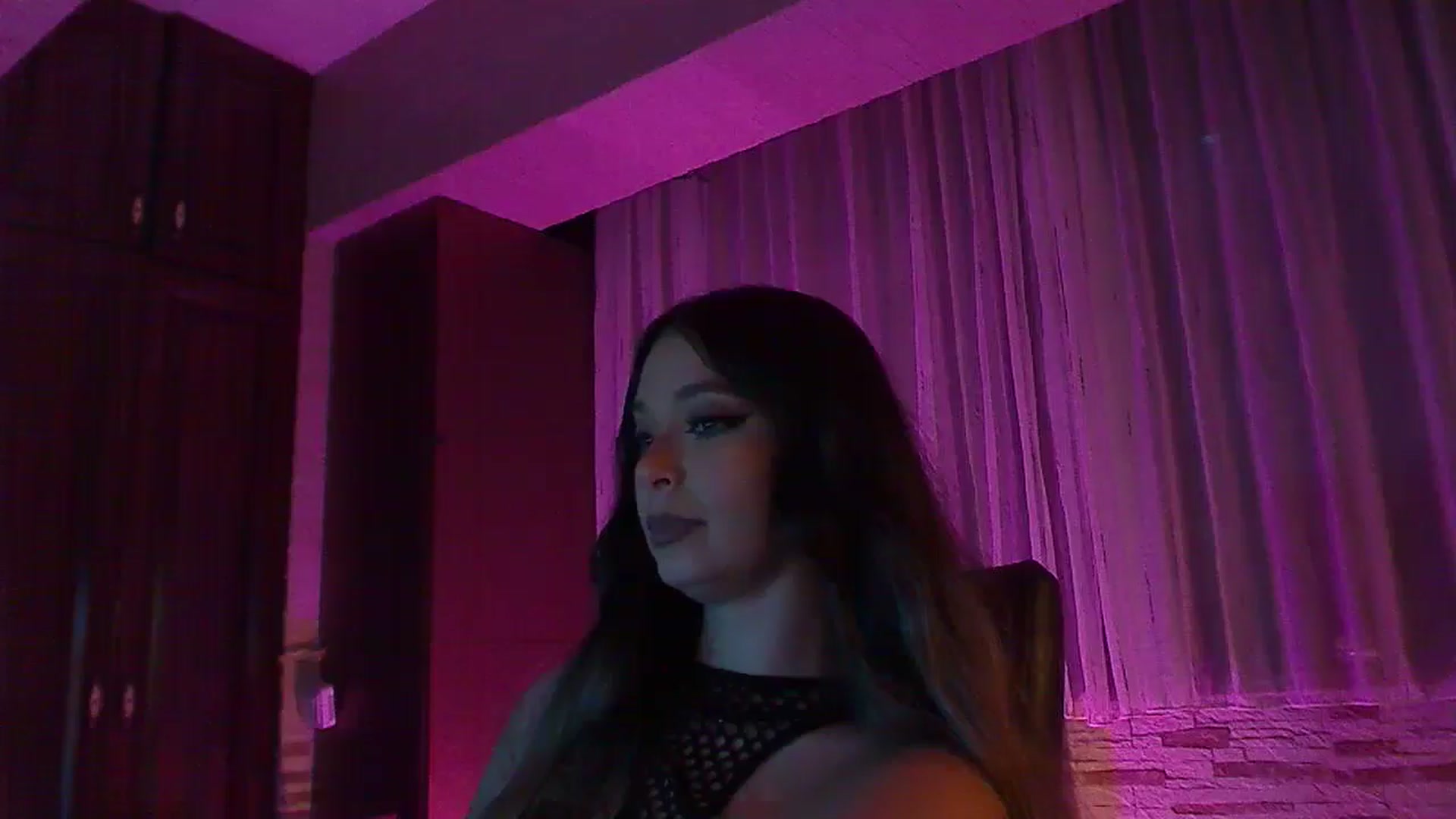 Gallery image thumbnail from No_bo_dy's myfreecams stream on, 10/06/2025, 05:03 image 6 of 20