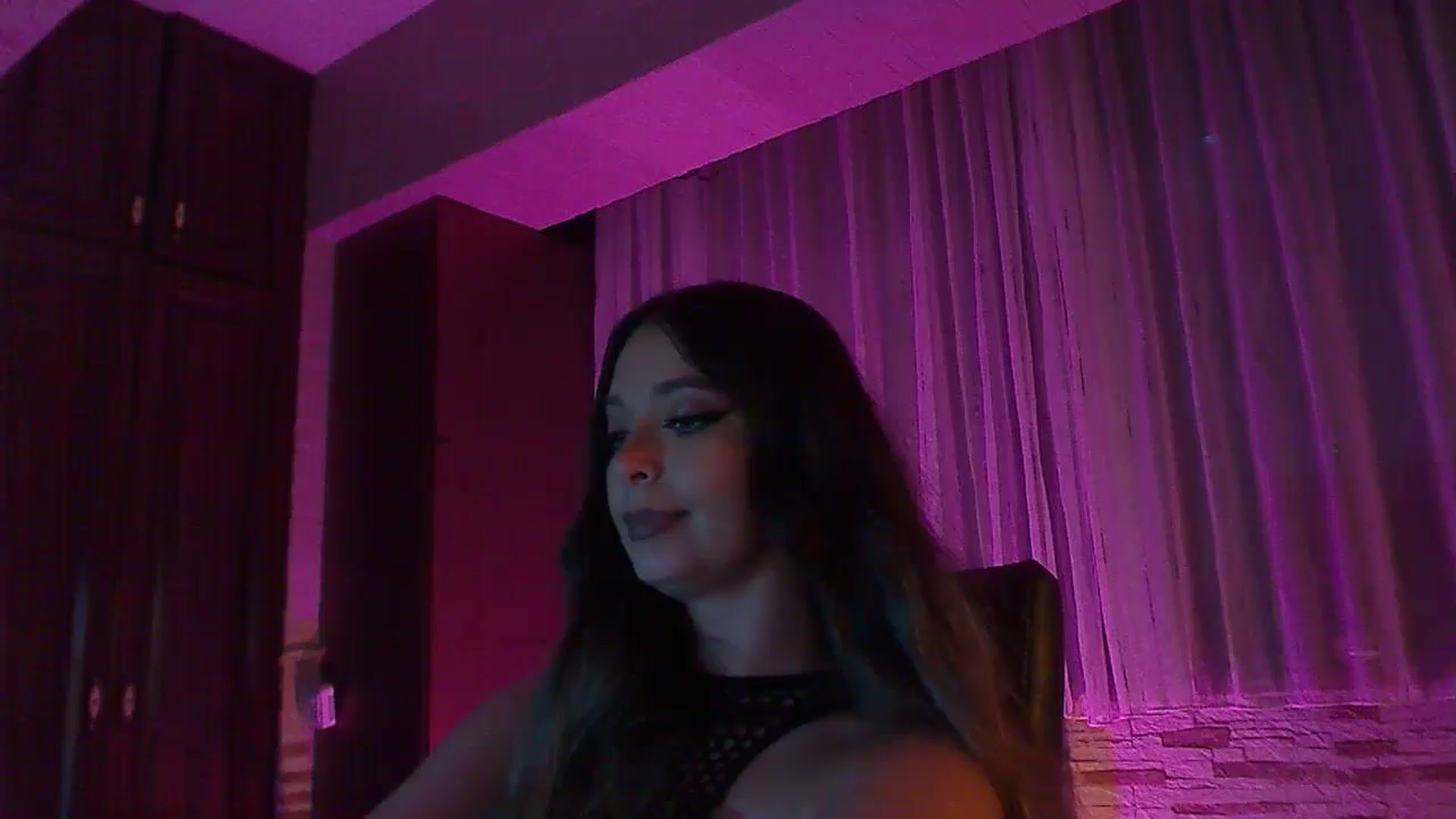 Gallery image thumbnail from No_bo_dy's myfreecams stream on, 10/06/2025, 05:03 image 5 of 20