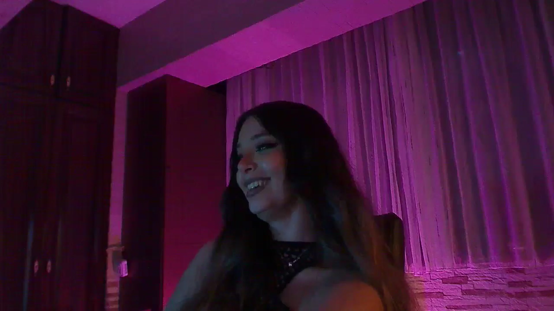 Gallery image thumbnail from No_bo_dy's myfreecams stream on, 10/06/2025, 05:03 image 7 of 20