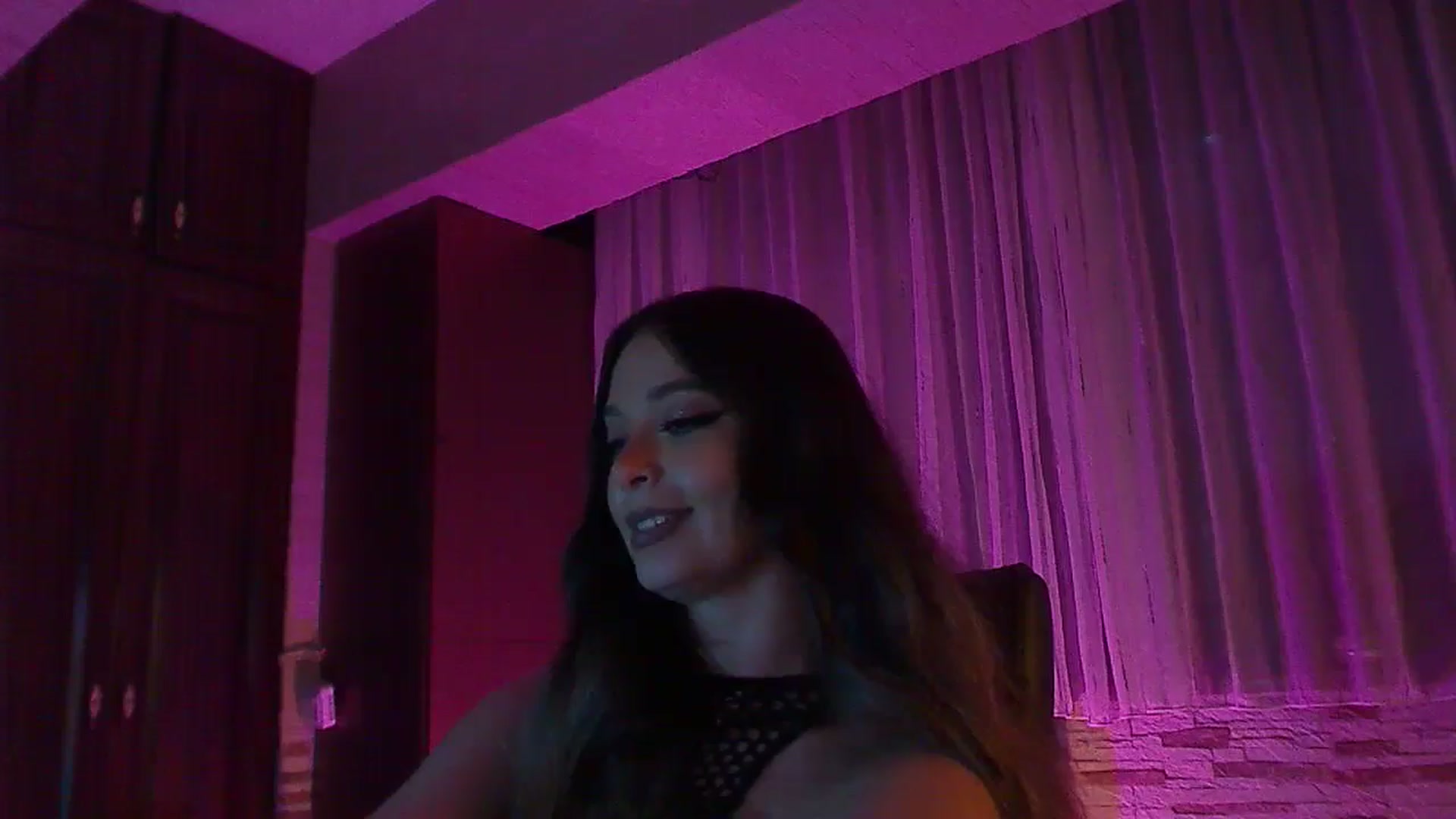 Gallery image thumbnail from No_bo_dy's myfreecams stream on, 10/06/2025, 05:03 image 1 of 20