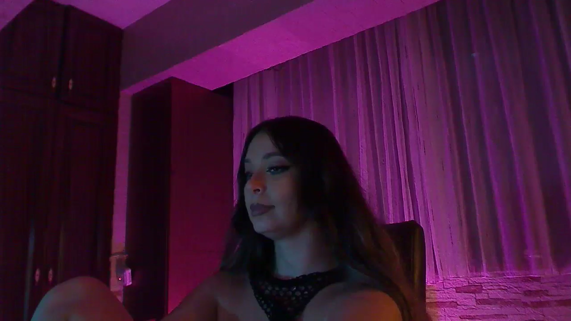 Gallery image thumbnail from No_bo_dy's myfreecams stream on, 10/06/2025, 05:03 image 14 of 20